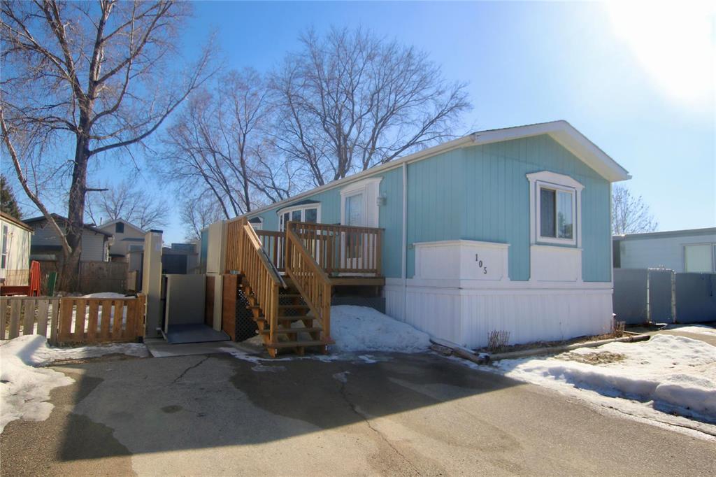 105 Springwood Drive Property Photo 1