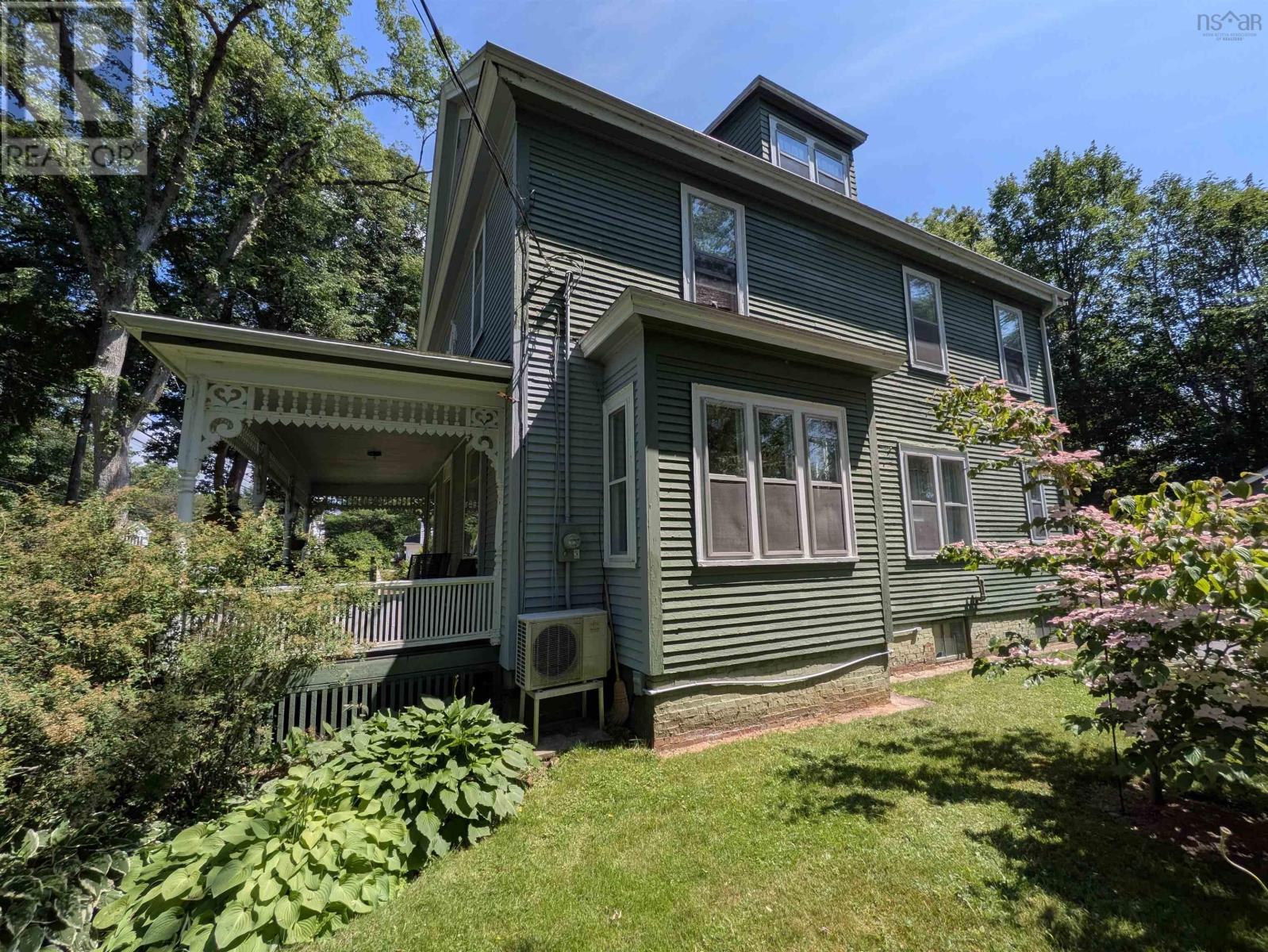 703 Saint George Street Property Photo 3