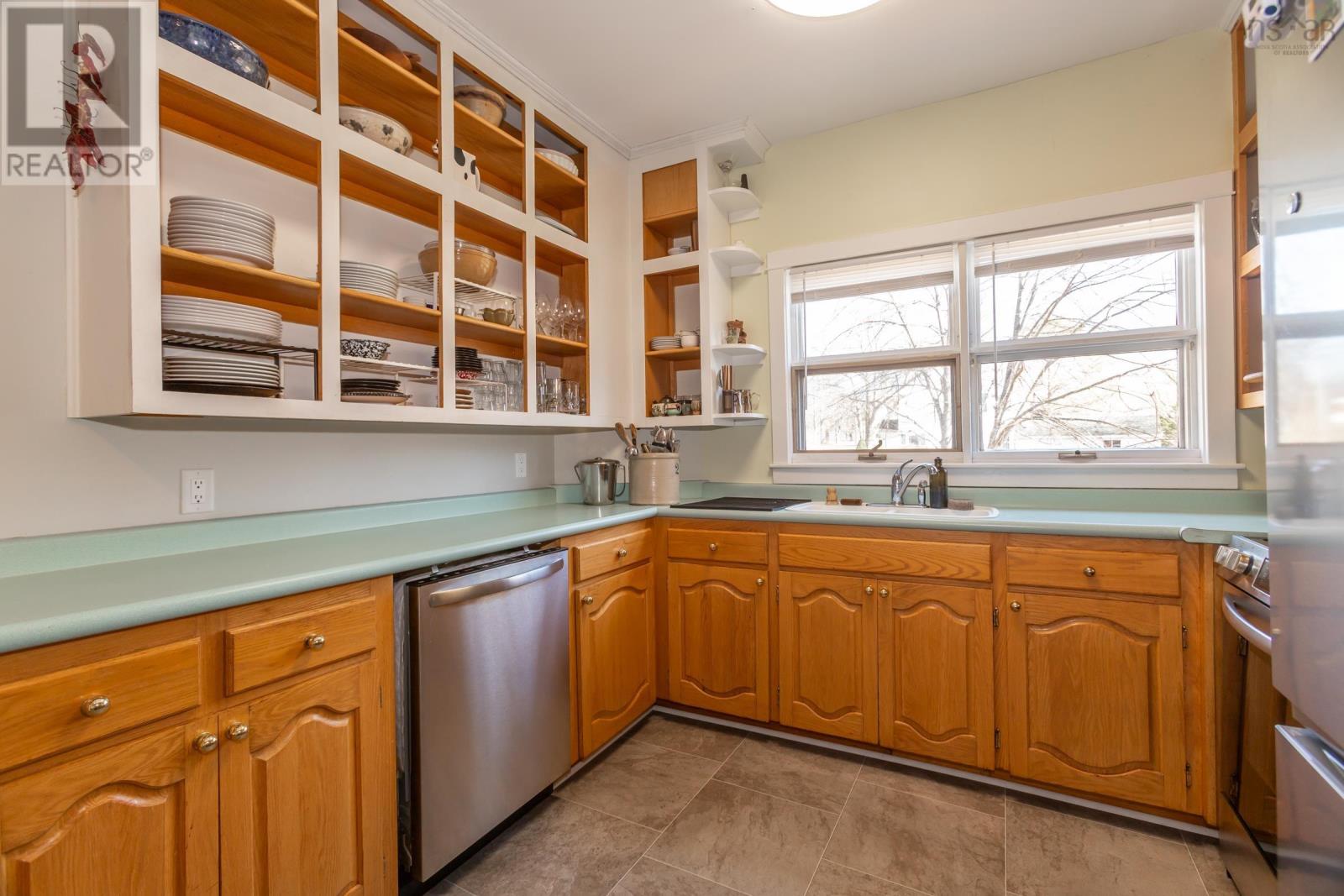 703 Saint George Street Property Photo 12