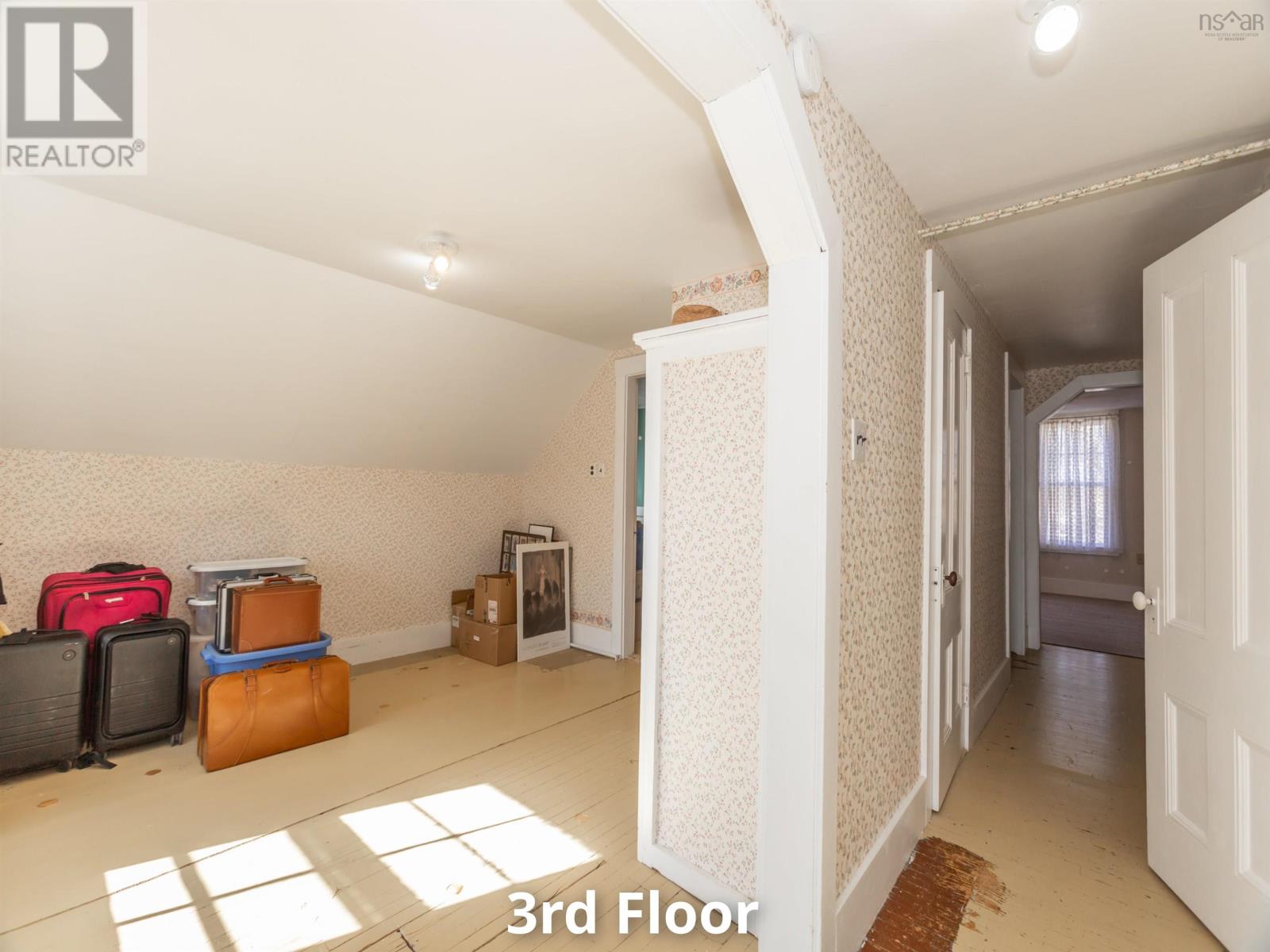 703 Saint George Street Property Photo 40