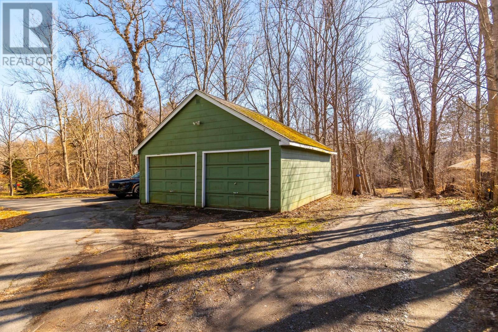 703 Saint George Street Property Photo 49