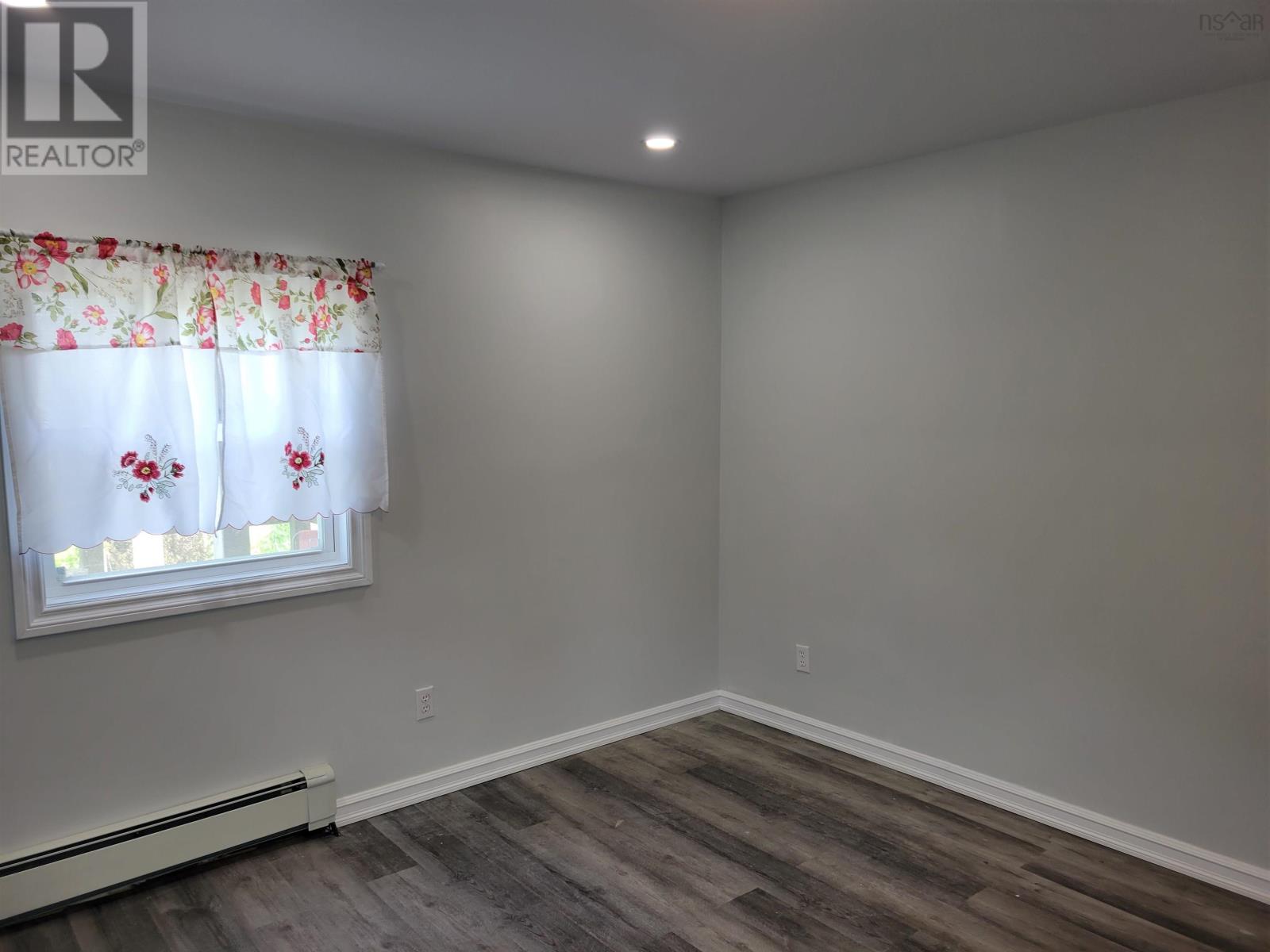 1792 Victoria Street Property Photo 8