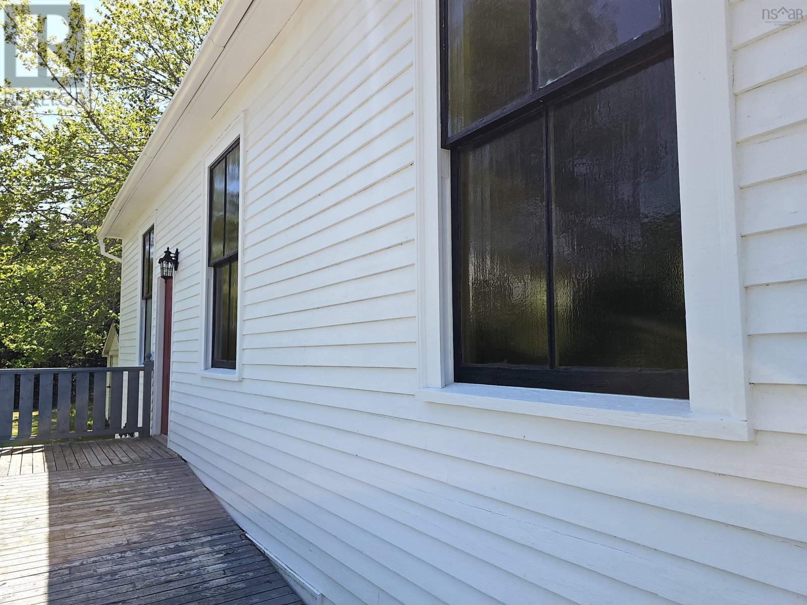 6910 Highway 2 Property Photo 9