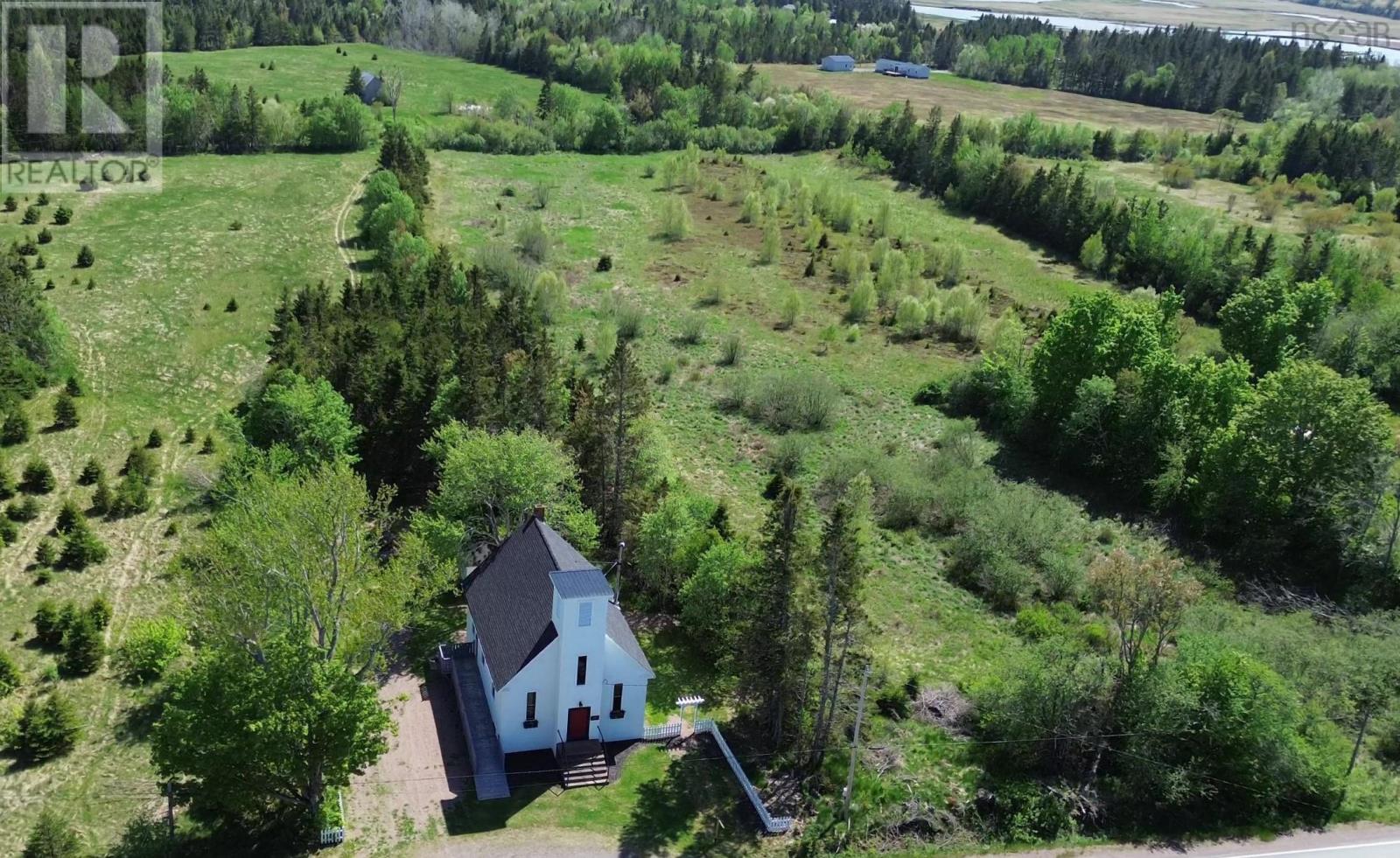 6910 Highway 2 Property Photo 12