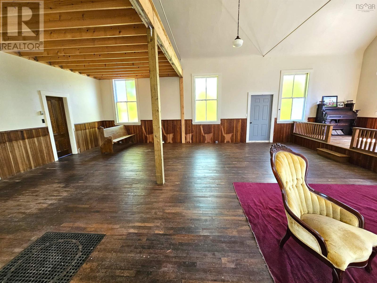 6910 Highway 2 Property Photo 14