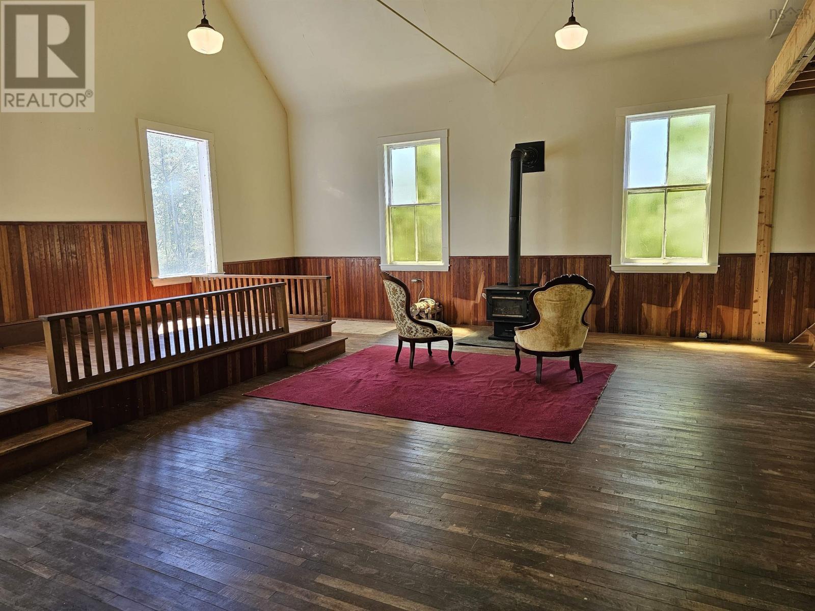 6910 Highway 2 Property Photo 19