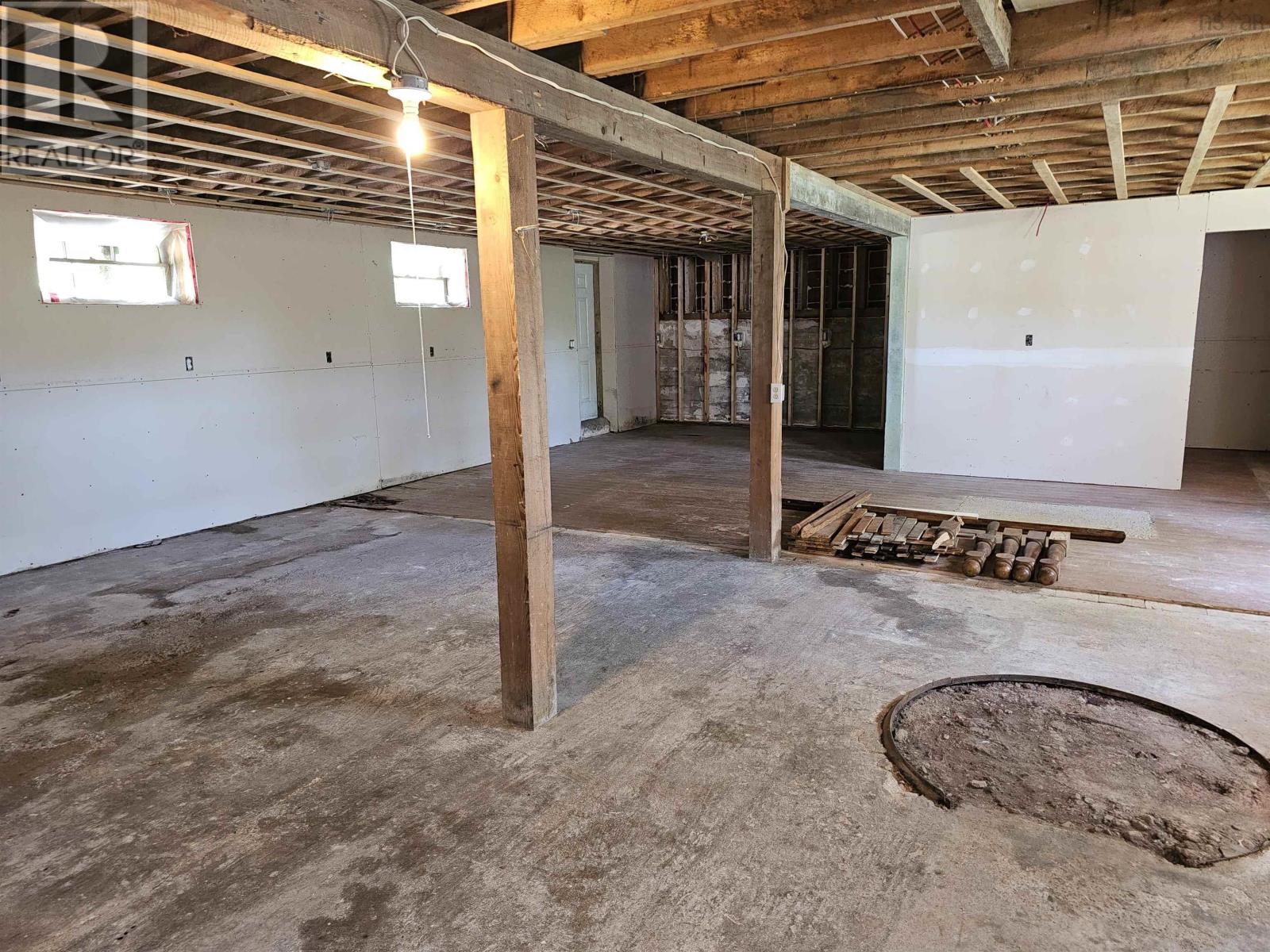 6910 Highway 2 Property Photo 38