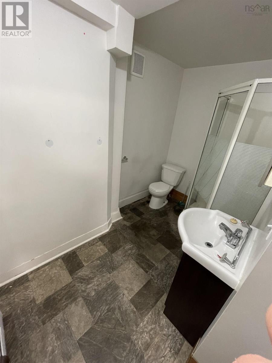 20 Louise Street Property Photo 10