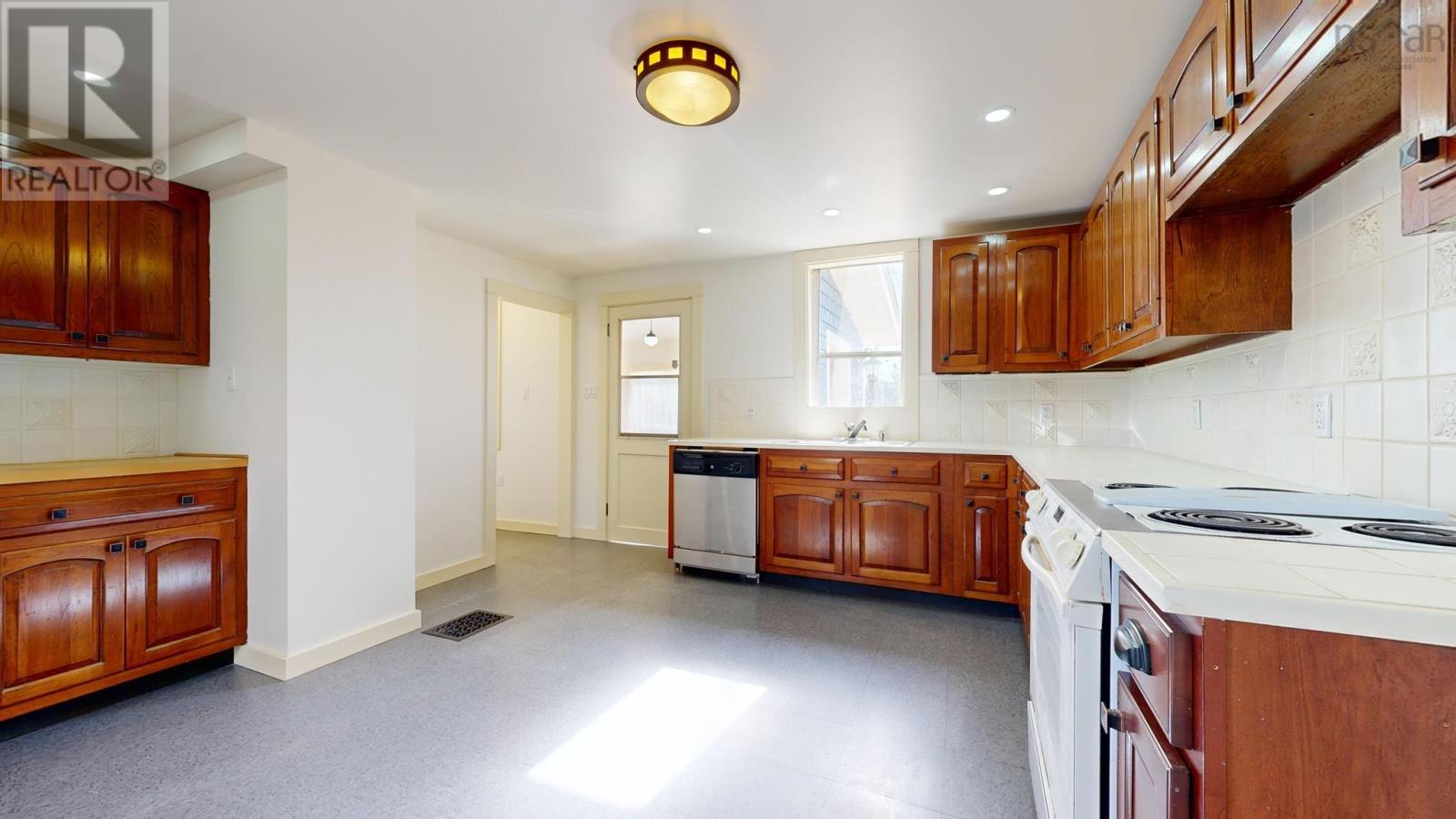 62 Chapel Street Property Photo 12