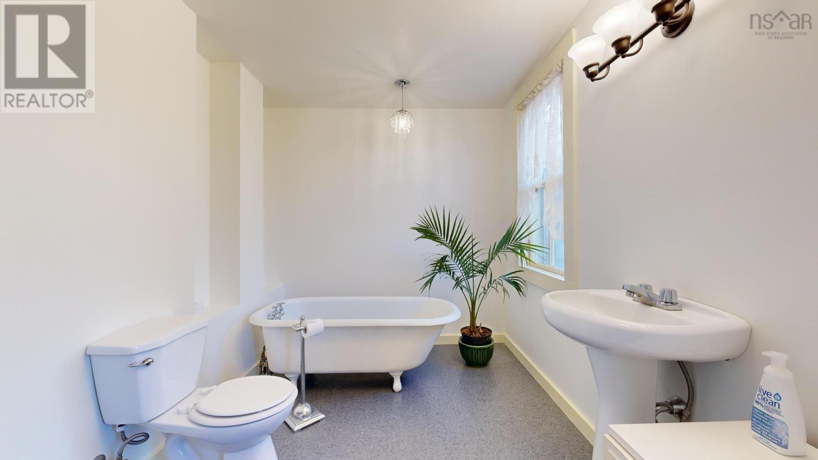 62 Chapel Street Property Photo 15
