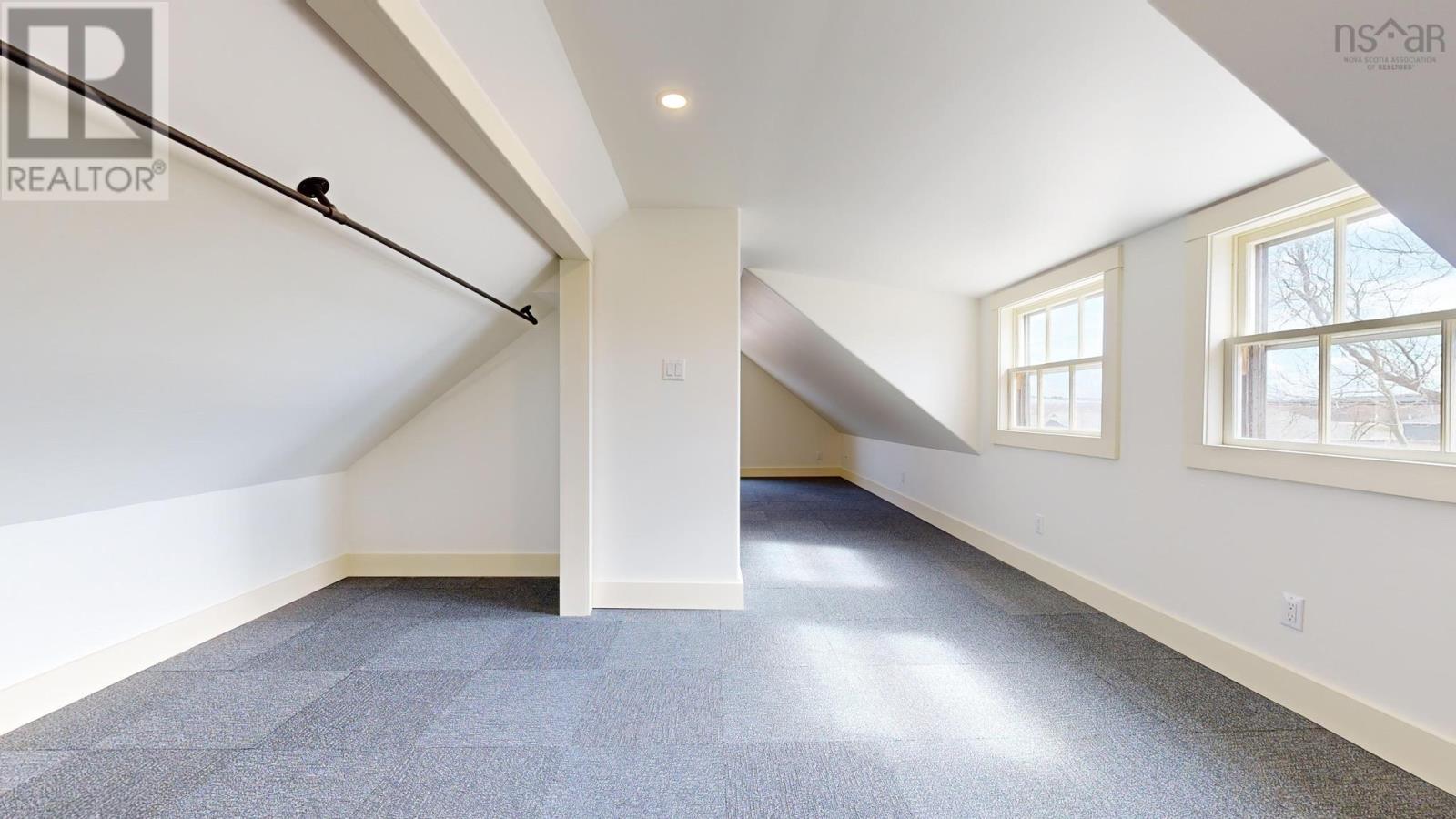 62 Chapel Street Property Photo 32