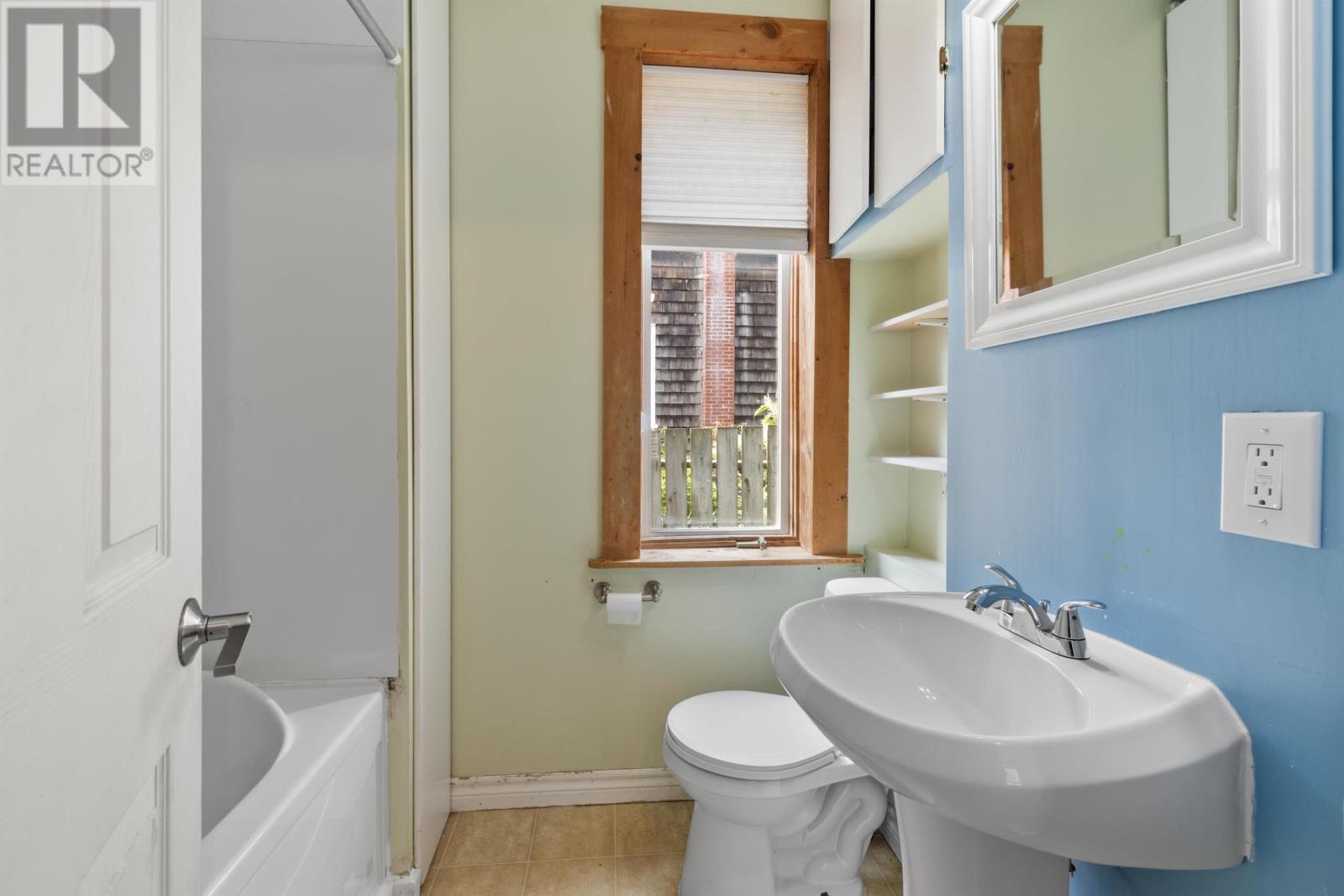 91 A/b Beach Street Property Photo 7