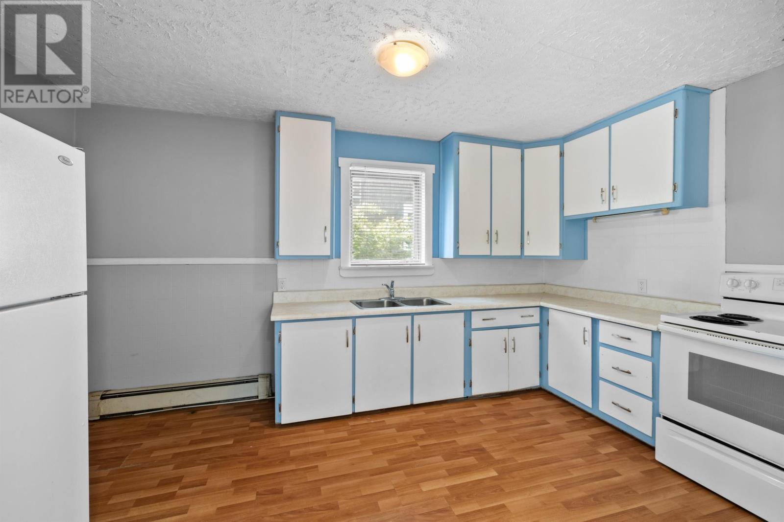 91 A/b Beach Street Property Photo 12