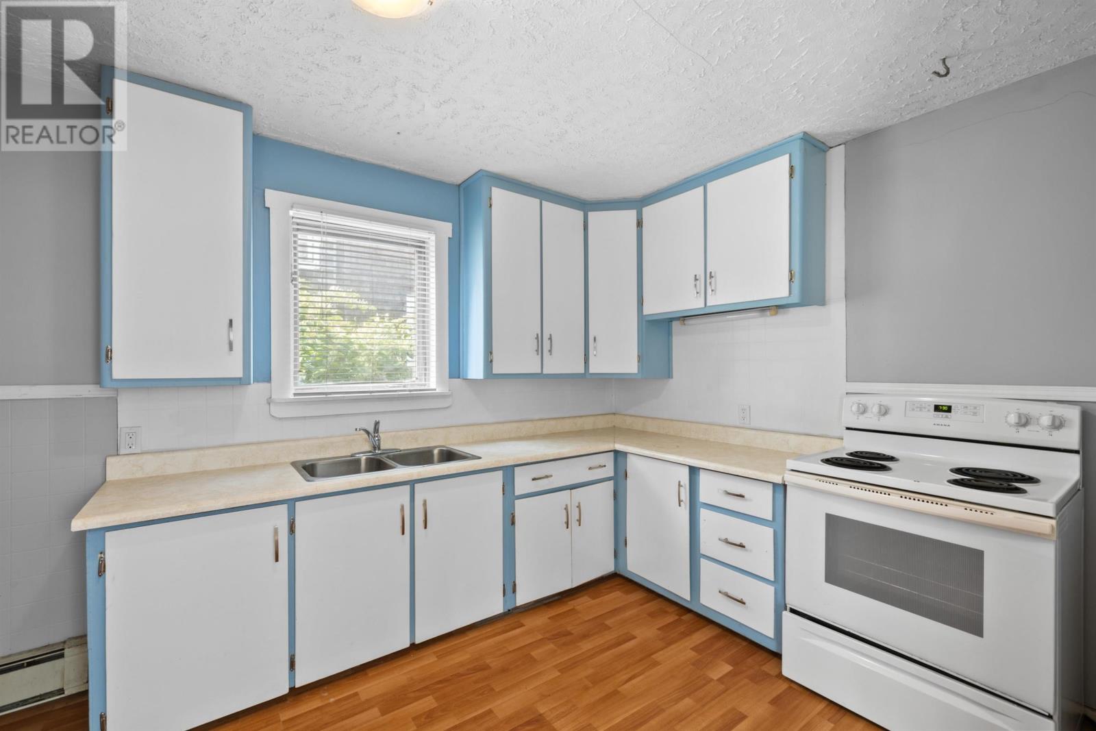 91 A/b Beach Street Property Photo 13