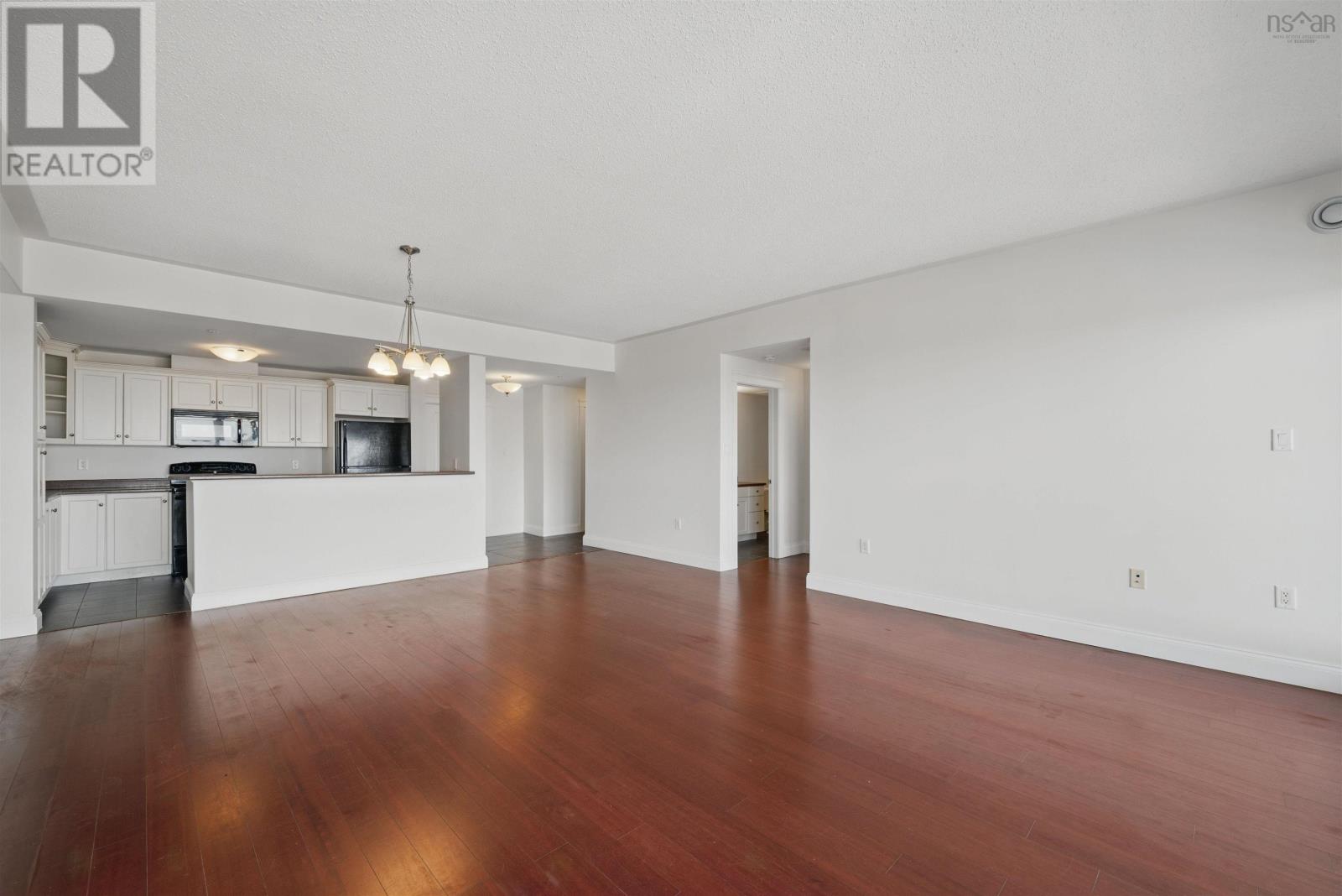 912 60 Walter Havill Drive Property Photo 2