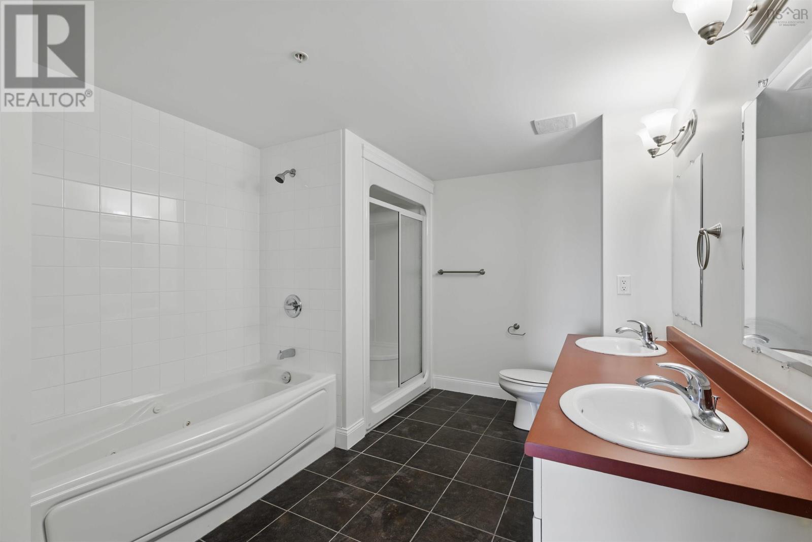 912 60 Walter Havill Drive Property Photo 16