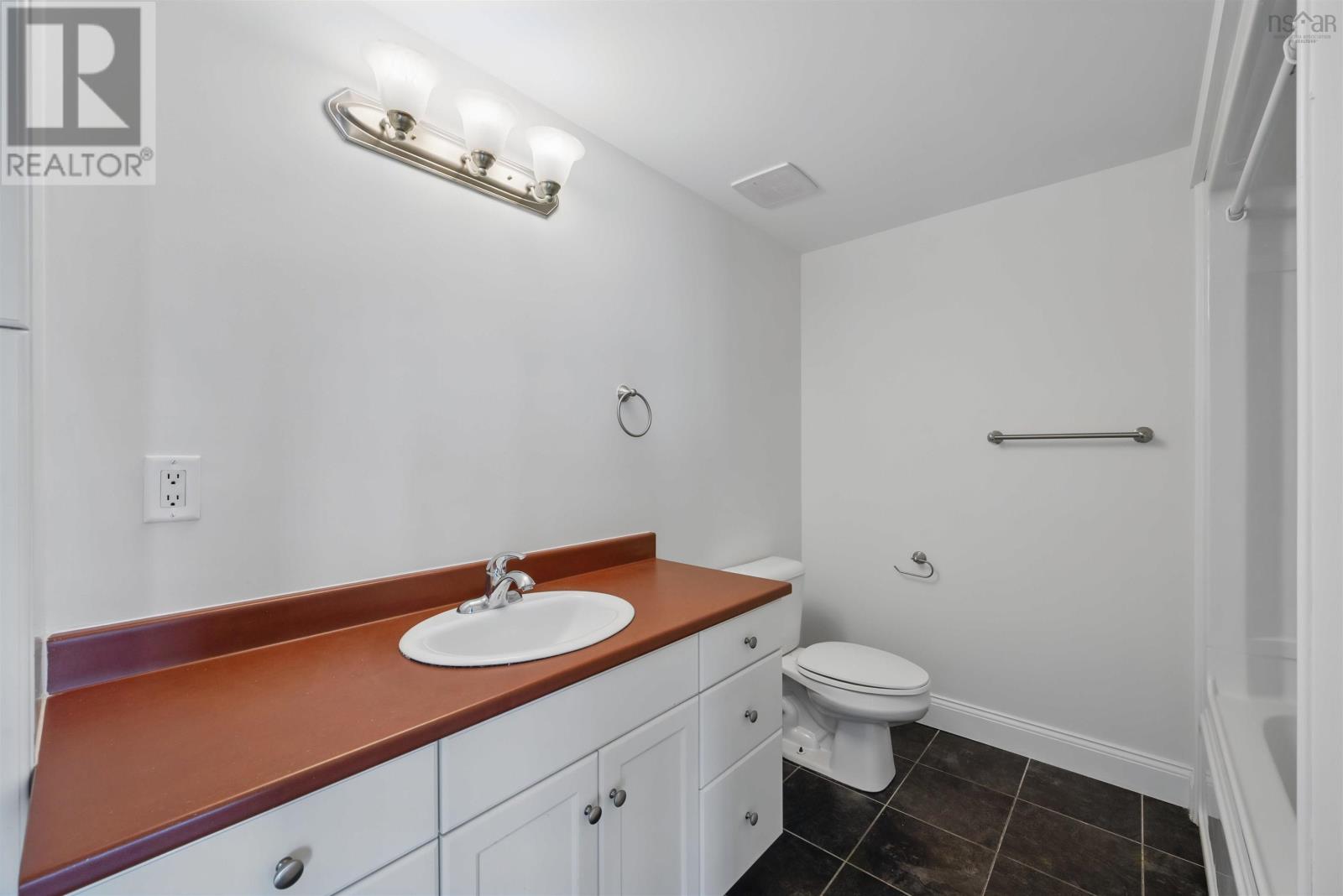 912 60 Walter Havill Drive Property Photo 20