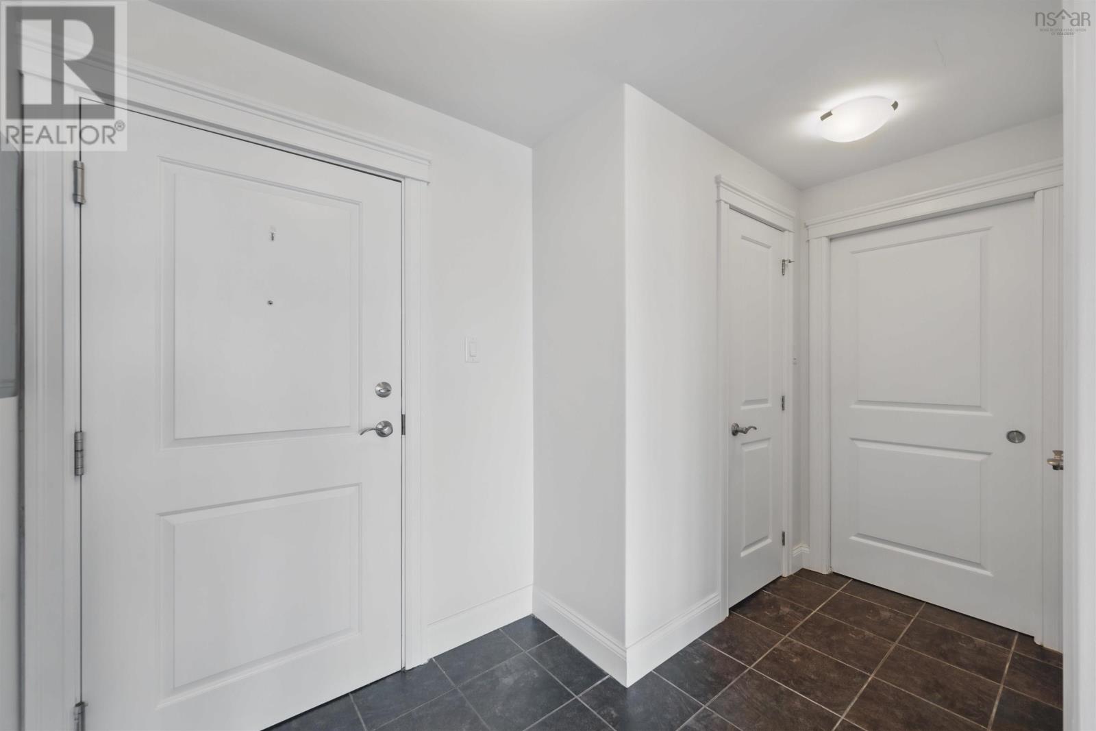 912 60 Walter Havill Drive Property Photo 28
