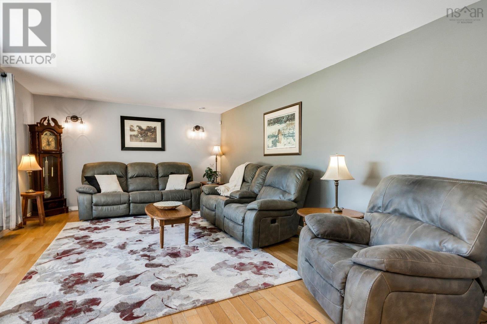 67 Skyridge Drive Property Photo 6