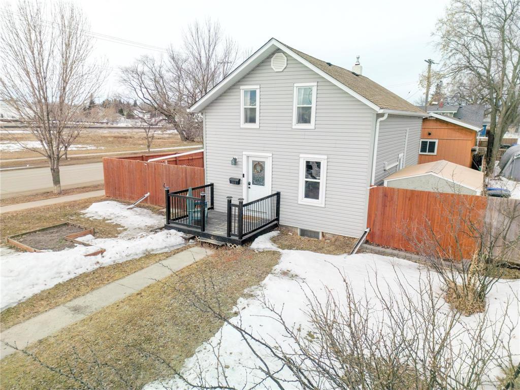 mb Real Estate Listings Main Image
