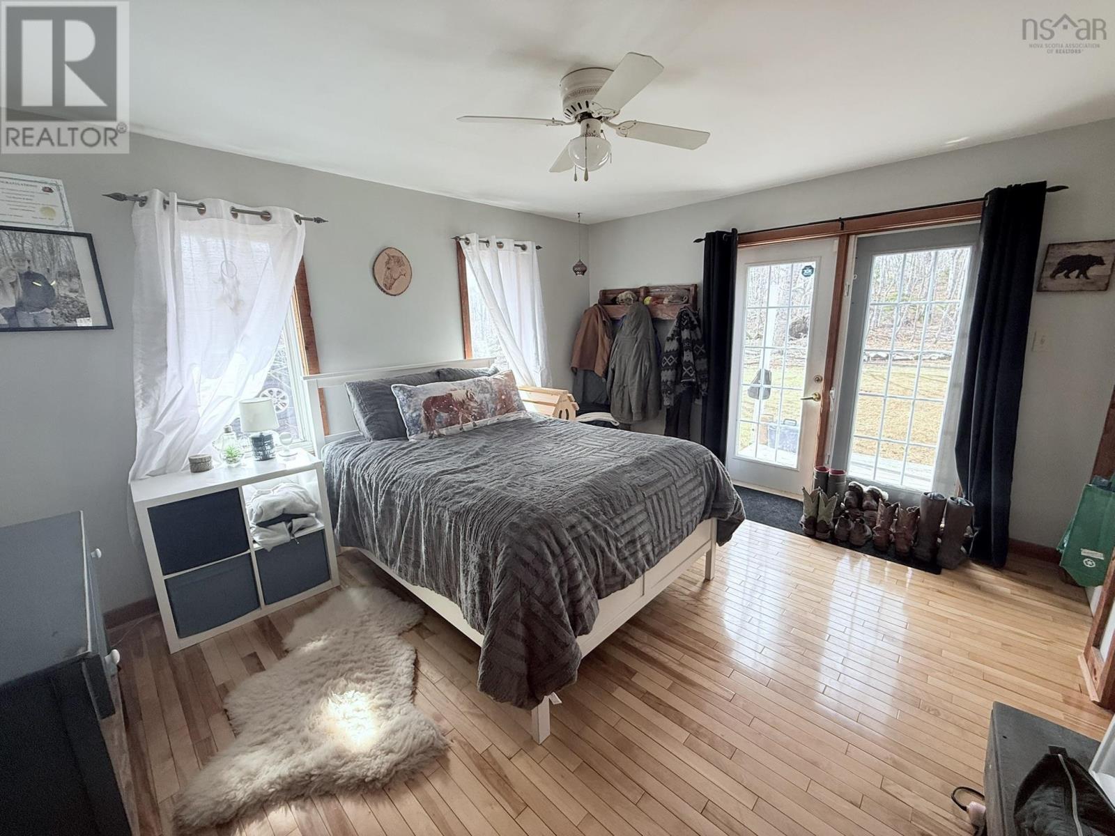652 East Earltown Road Property Photo 13
