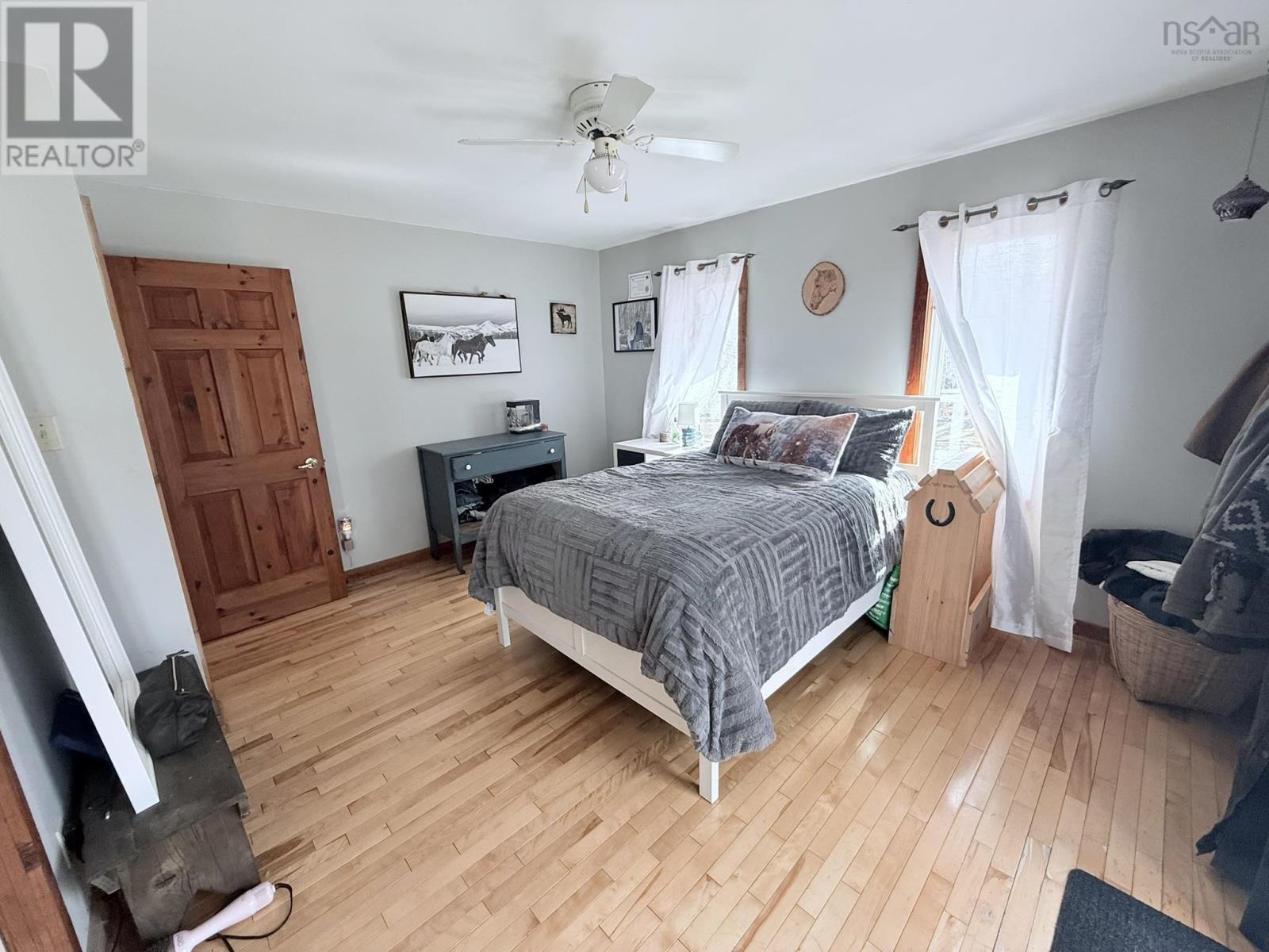 652 East Earltown Road Property Photo 15