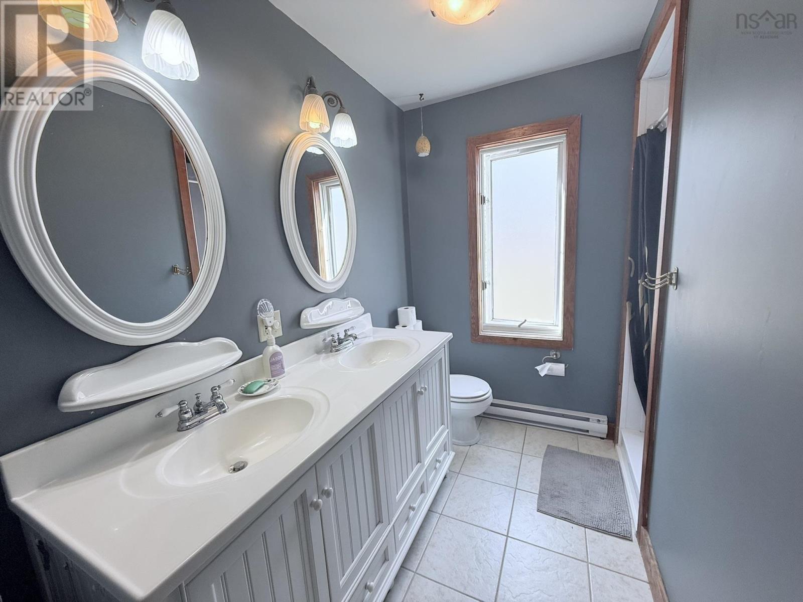 652 East Earltown Road Property Photo 19
