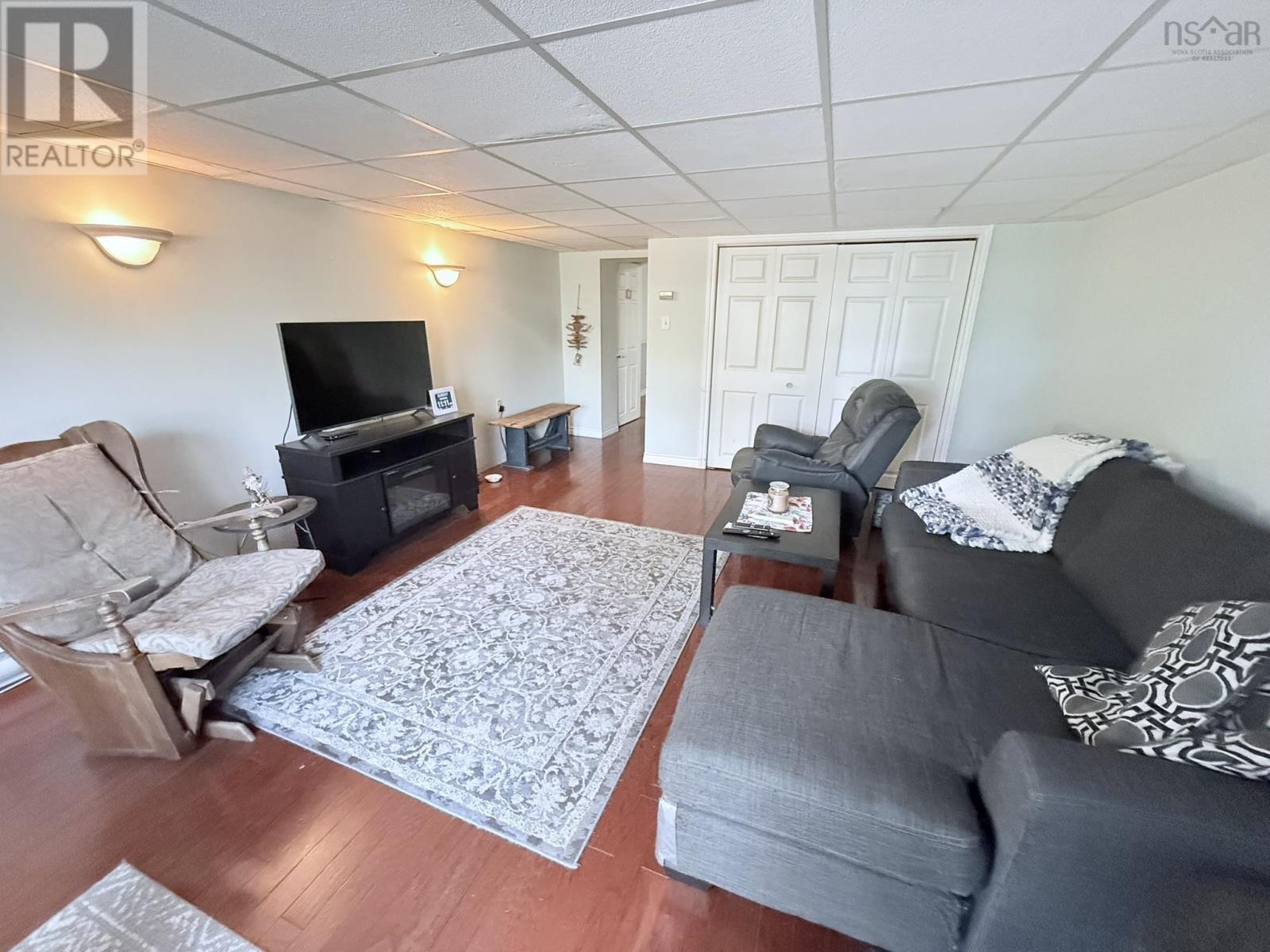 652 East Earltown Road Property Photo 22