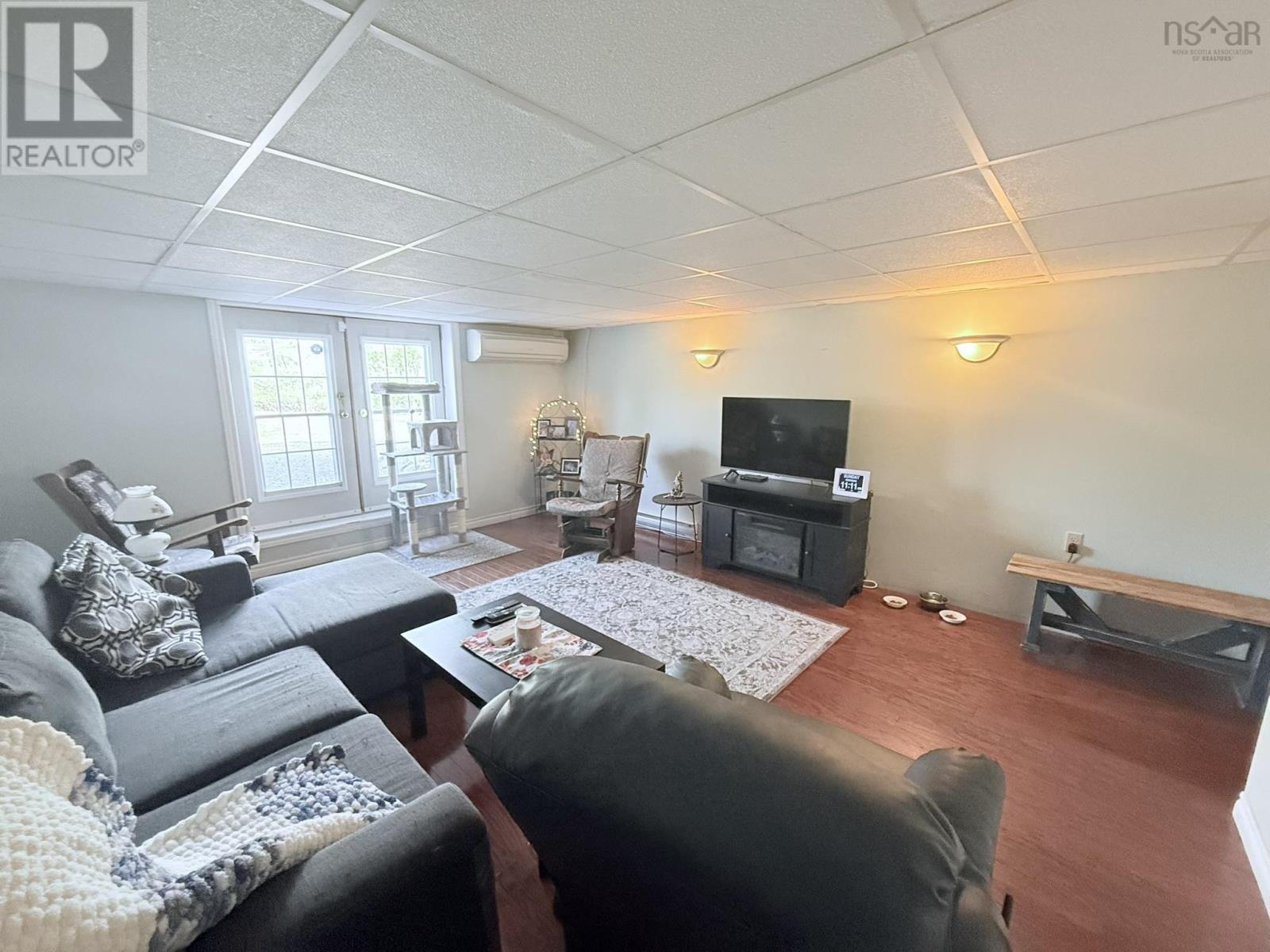 652 East Earltown Road Property Photo 23