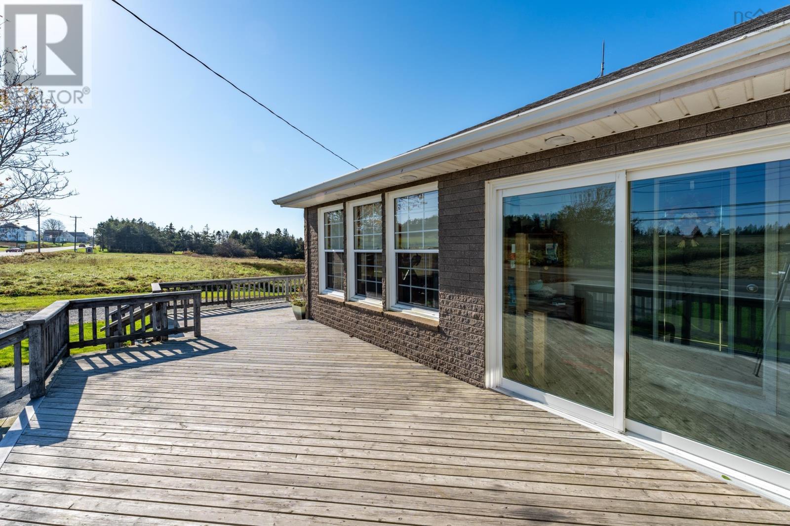 1271 Highway 1 Property Photo 9