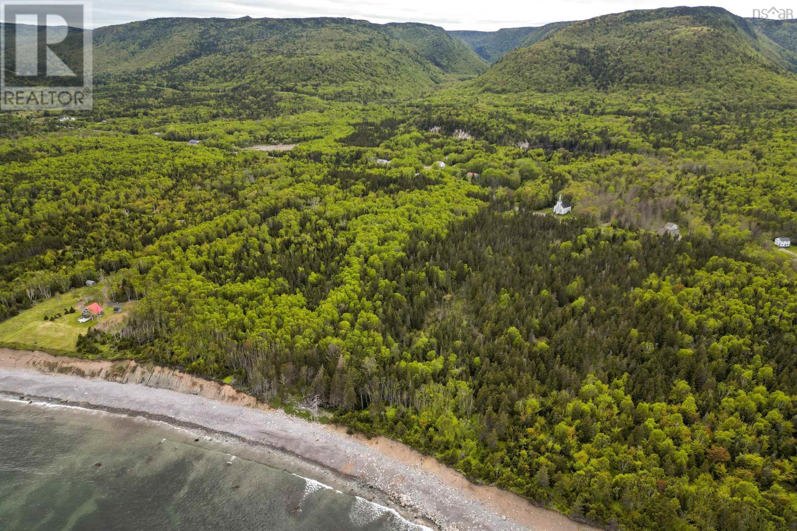 42979 Cabot Trail Property Photo 3