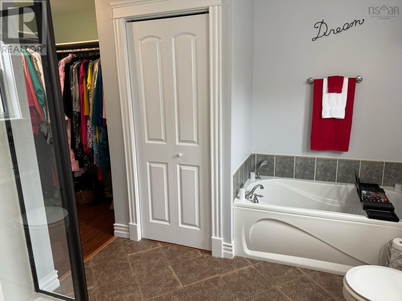 32 Halewood Drive Property Photo 23