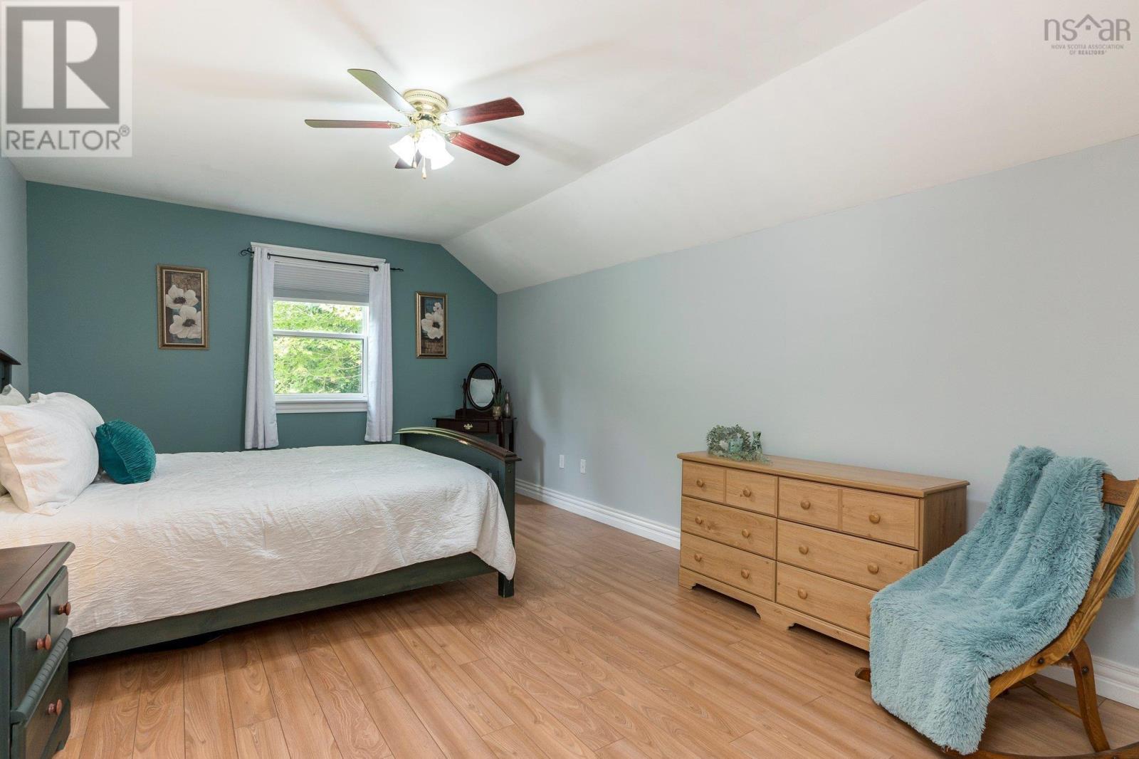 32 Halewood Drive Property Photo 24