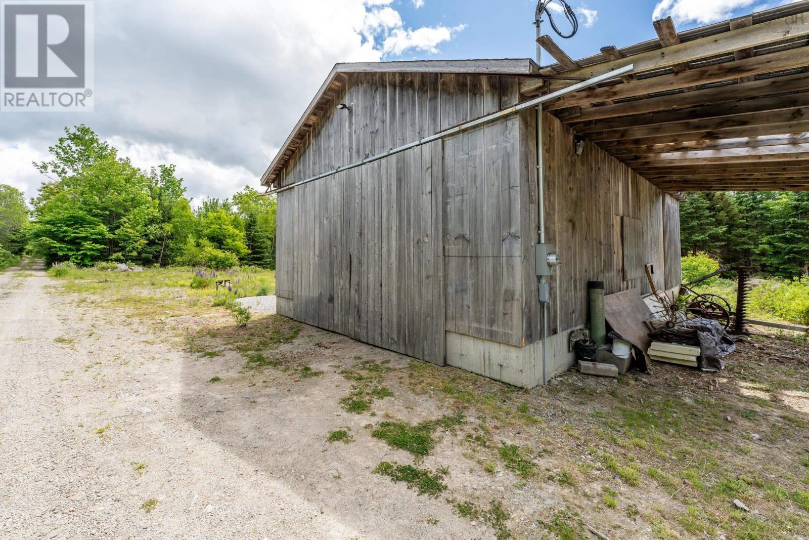 2925 Highway 203 Property Photo 9