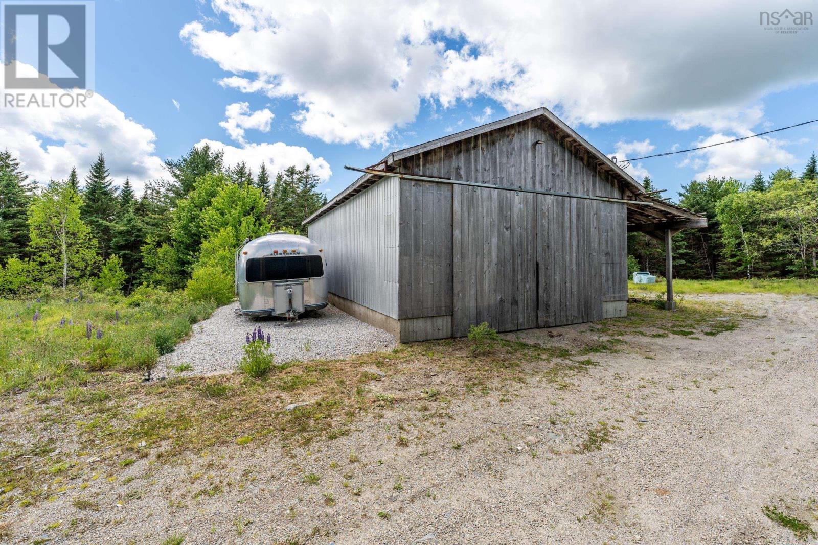 2925 Highway 203 Property Photo 10