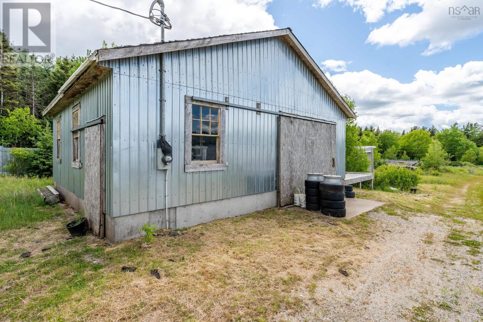2925 Highway 203 Property Photo 13