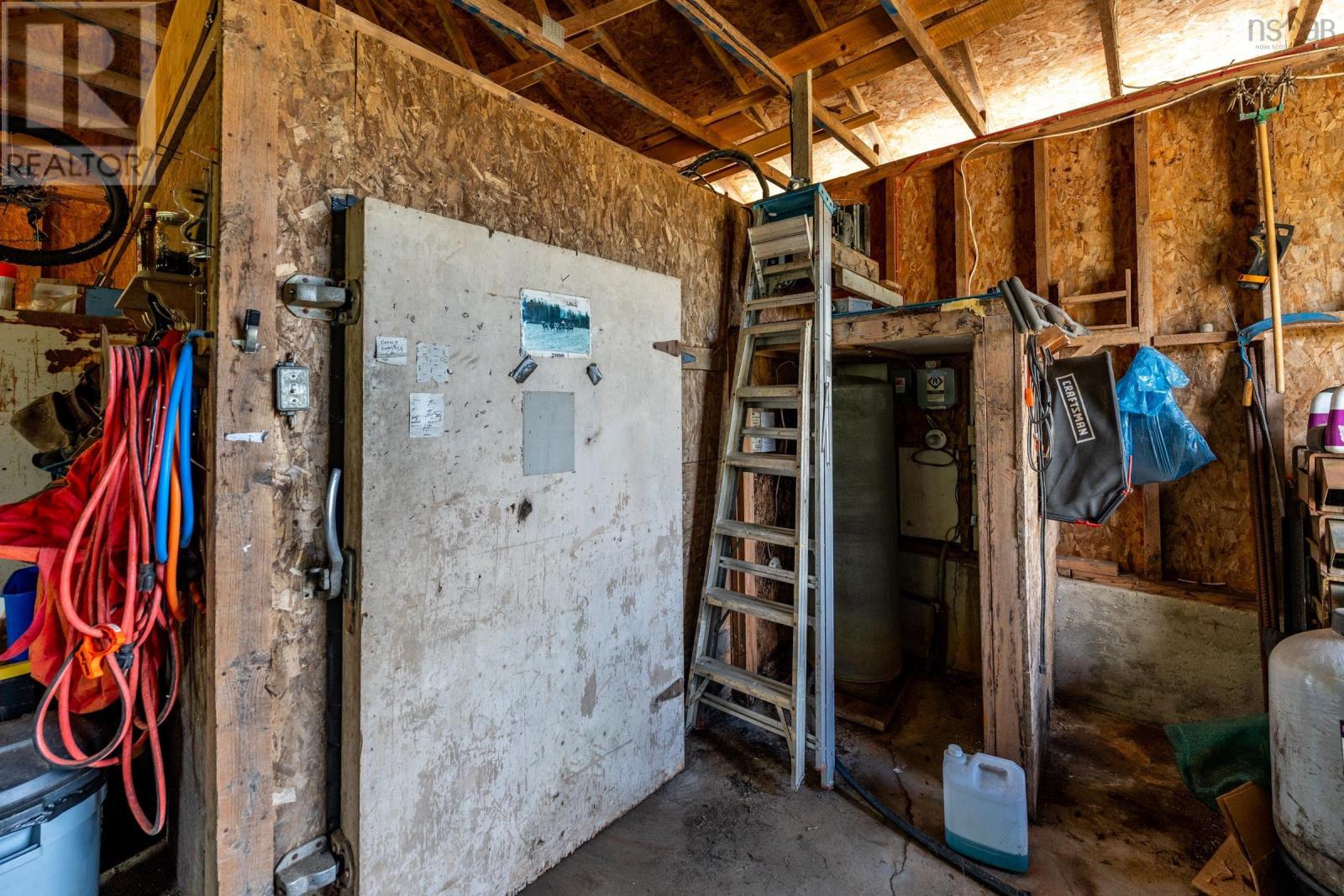 2925 Highway 203 Property Photo 15