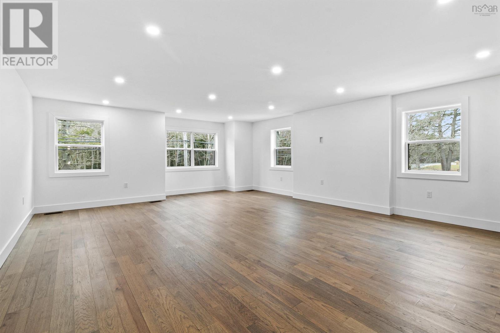 1523 King Street Property Photo 6