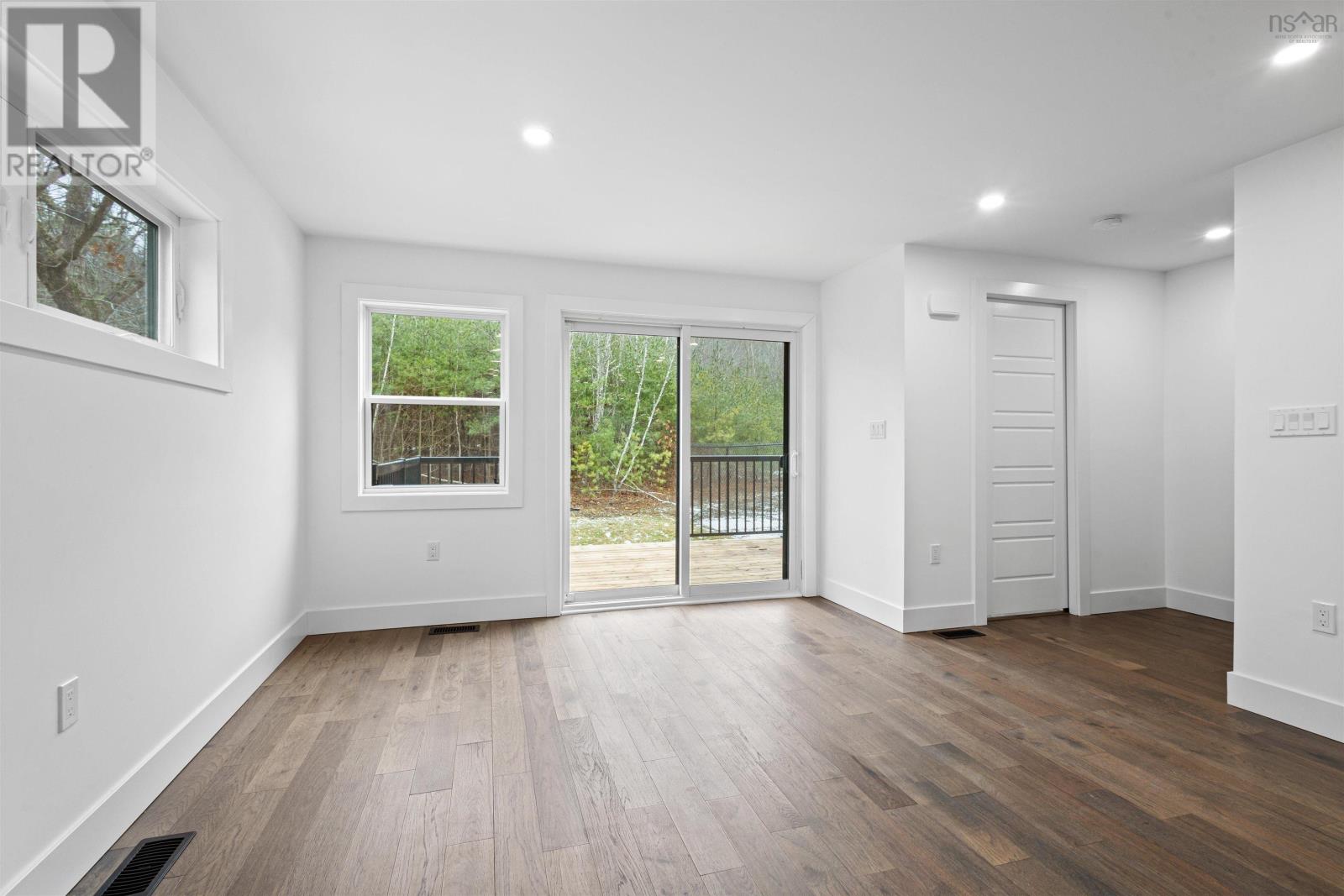 1523 King Street Property Photo 8