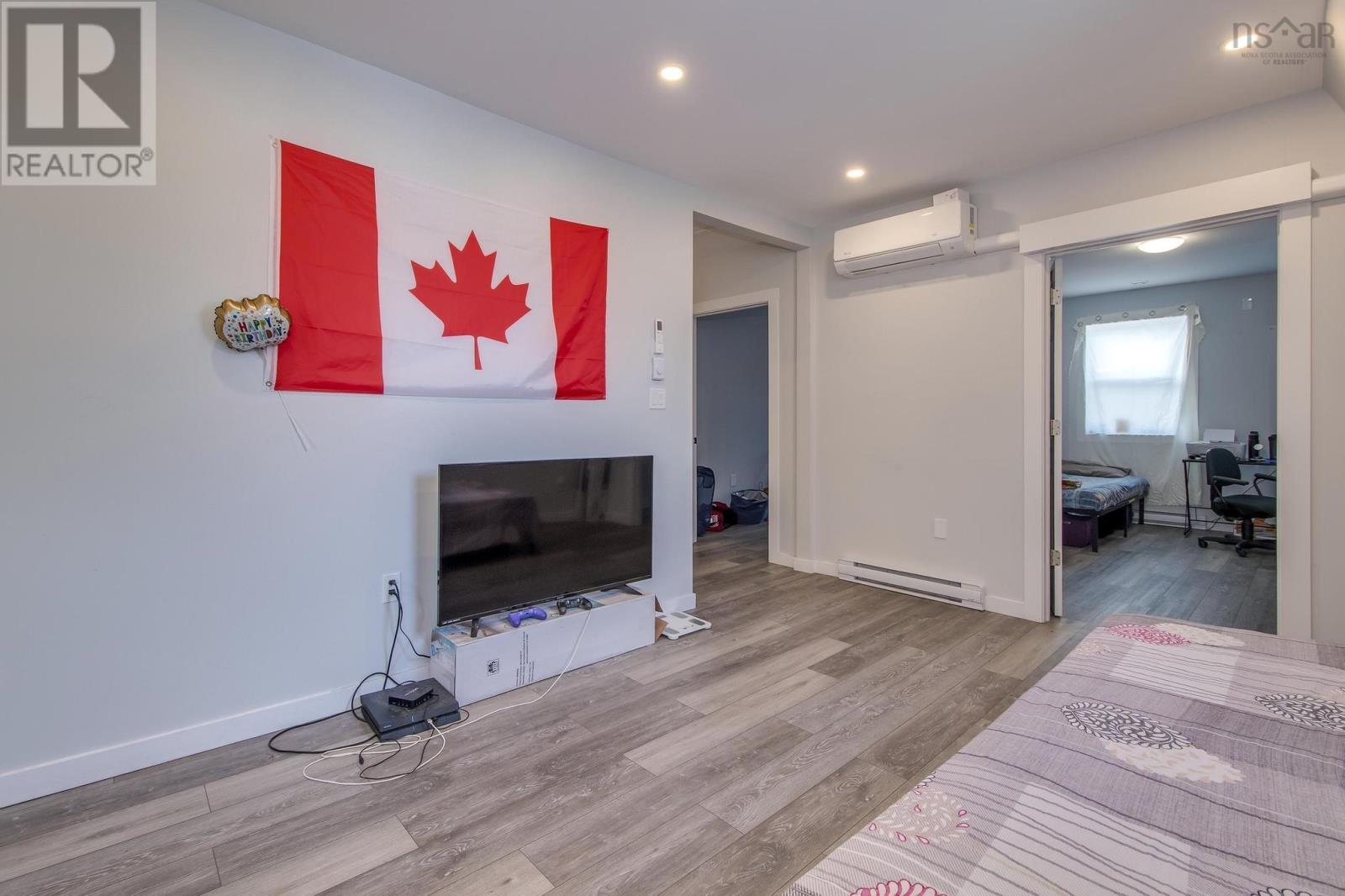 321 South Foord Street Property Photo 19