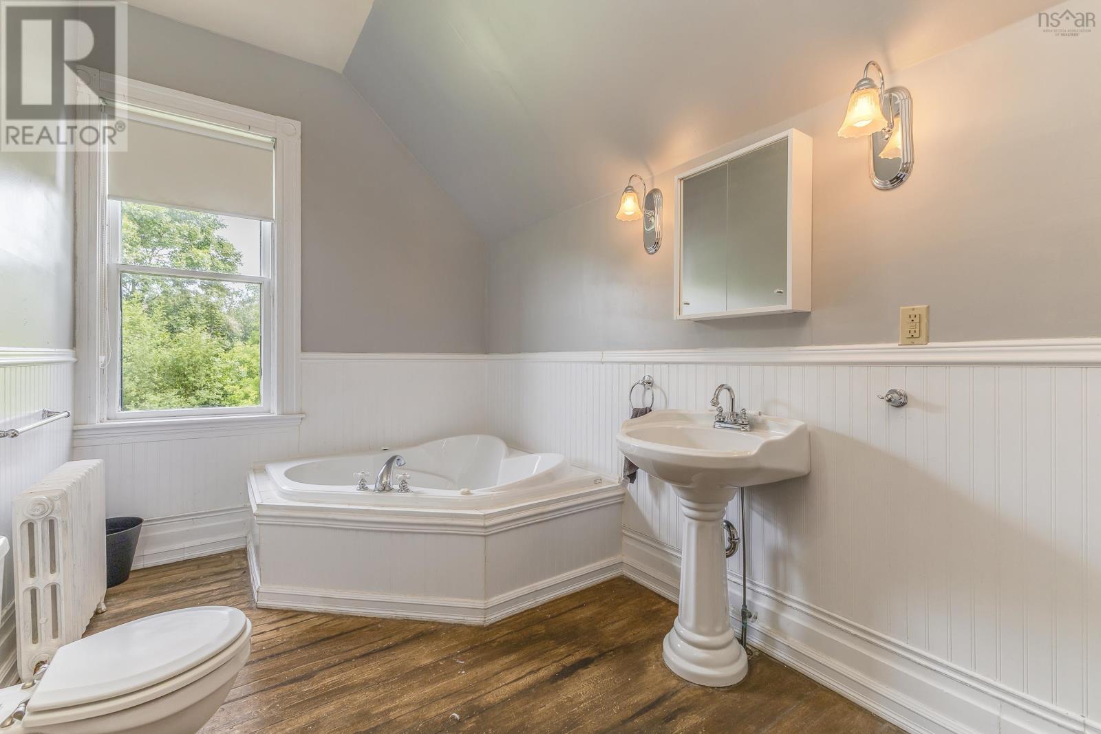 52 Beeches Road Property Photo 35