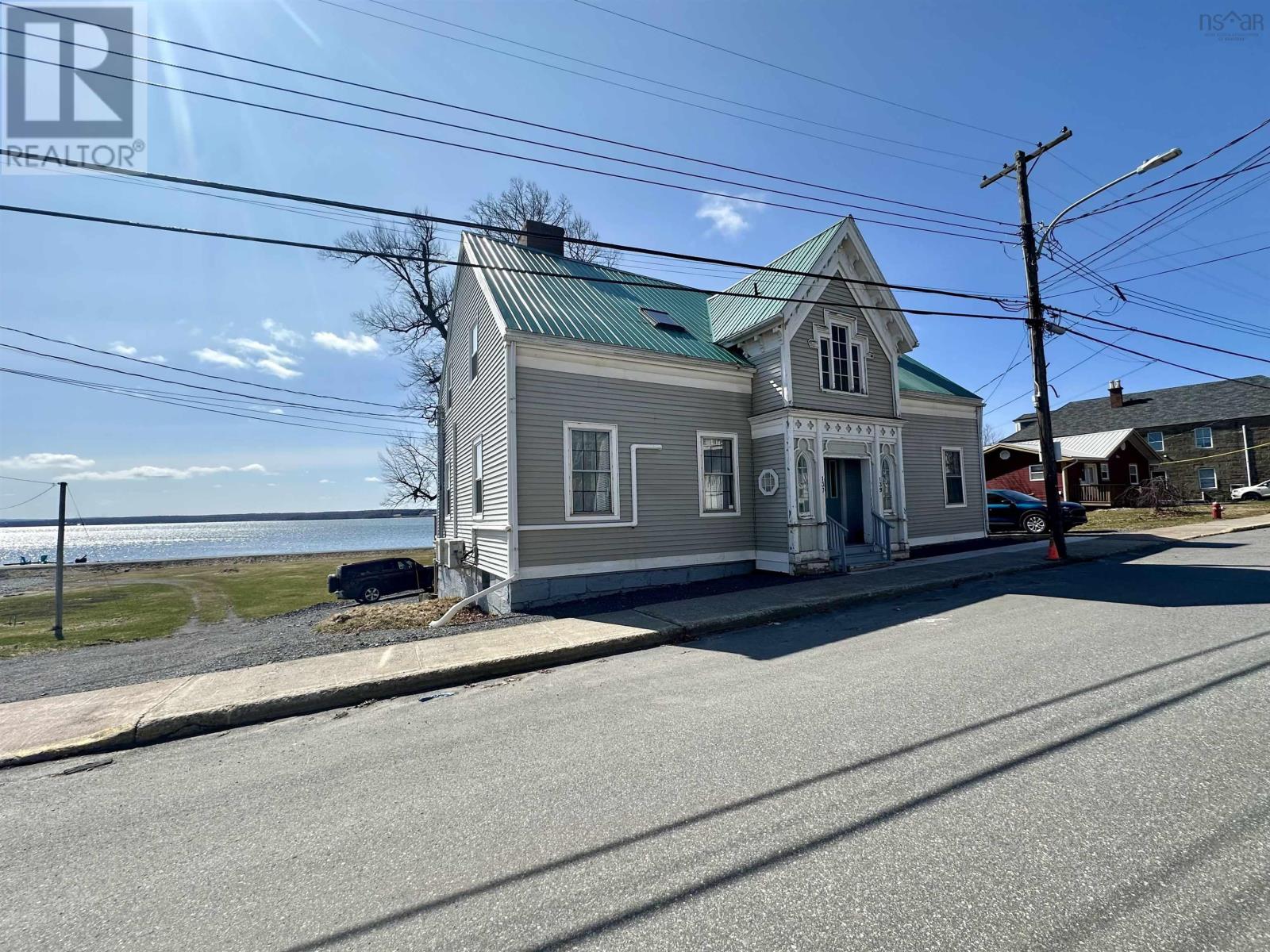 137-139 Water Street Property Photo 2