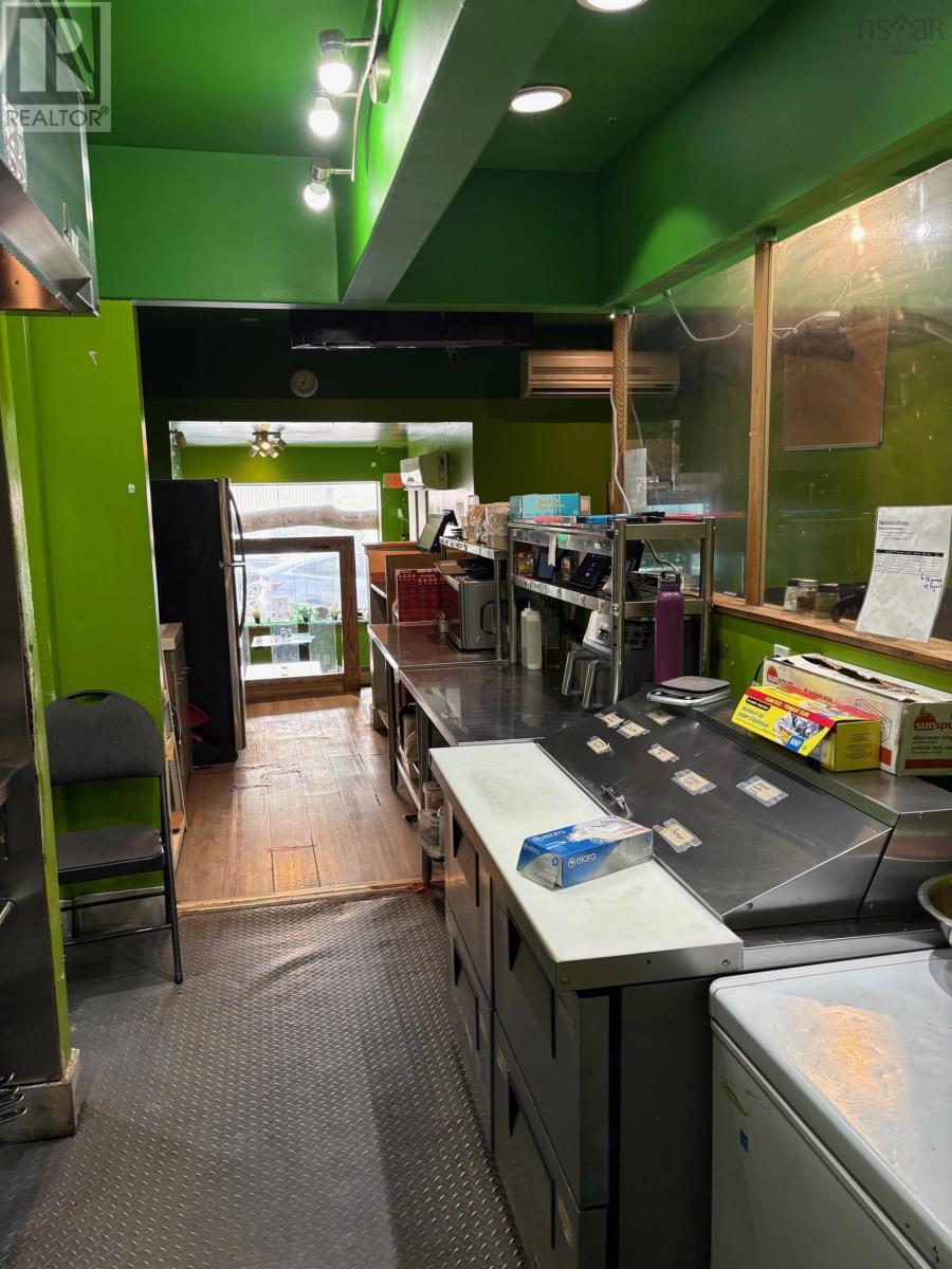 6214 Quinpool Road Property Photo 11