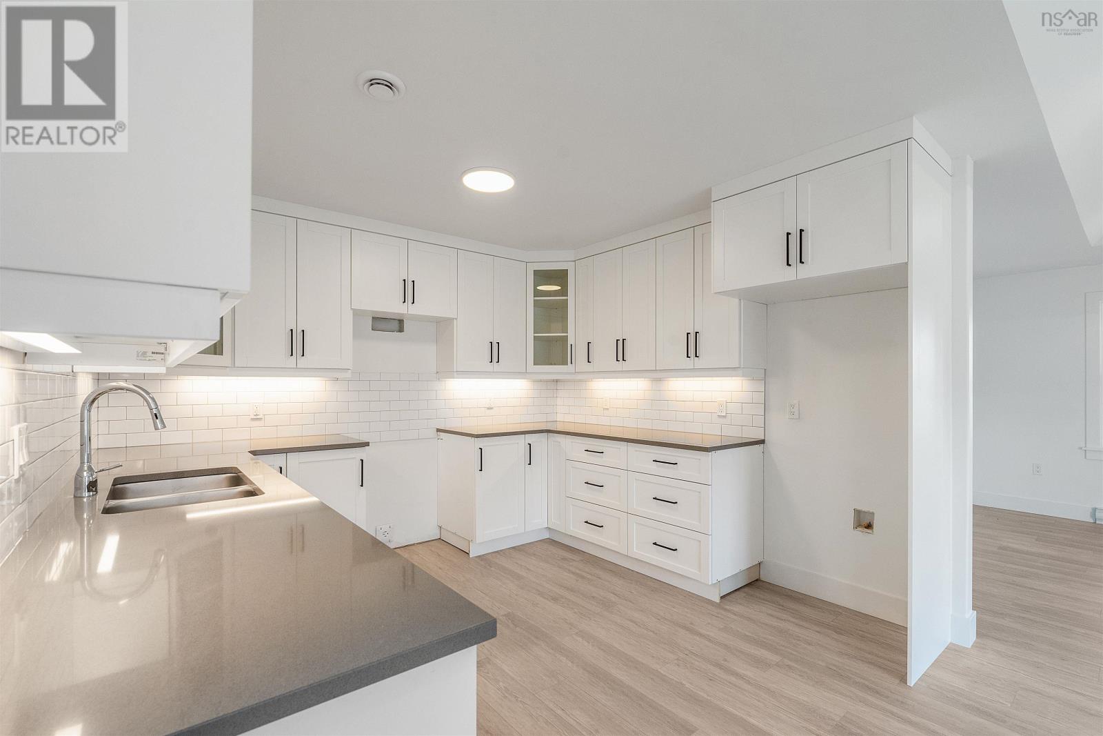 8 Elizabeth Avenue Property Photo 10