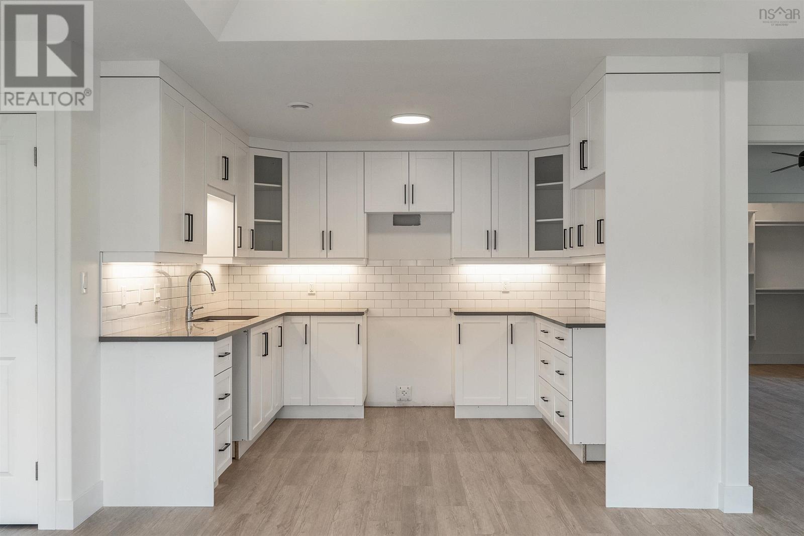 8 Elizabeth Avenue Property Photo 11