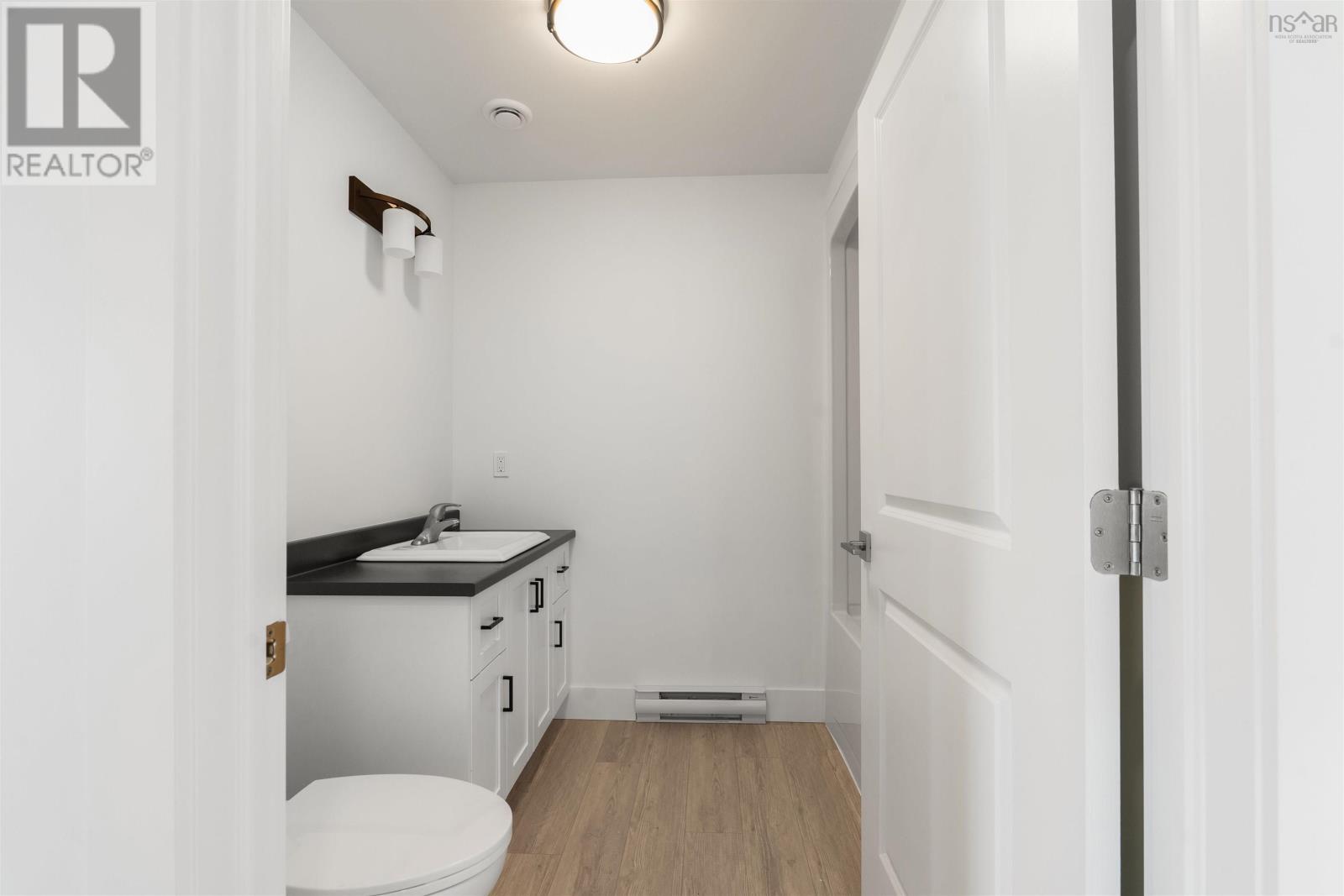 8 Elizabeth Avenue Property Photo 23