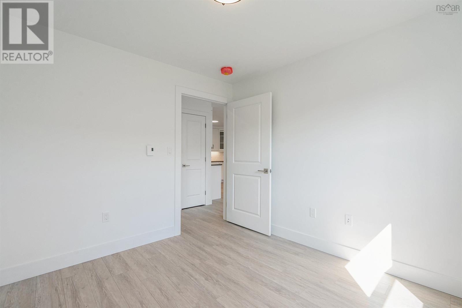 8 Elizabeth Avenue Property Photo 25