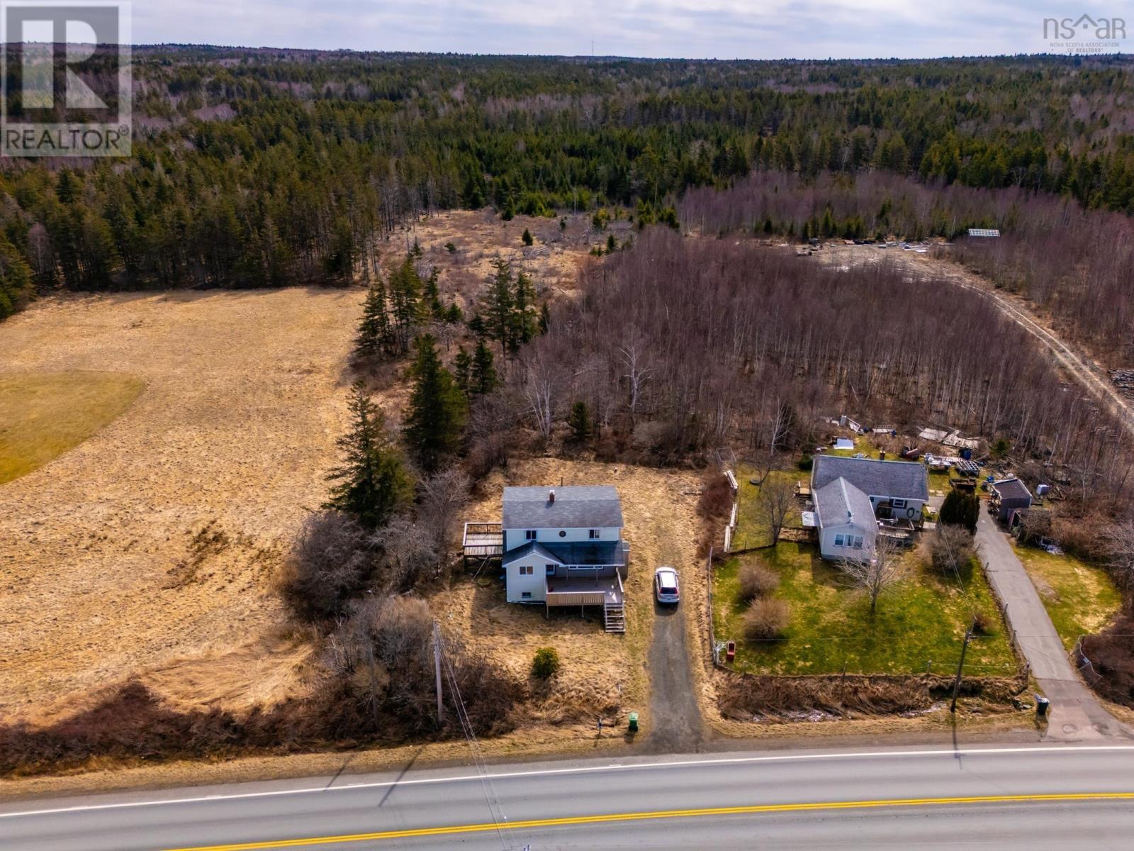 7972 Highway 101 Property Photo 3