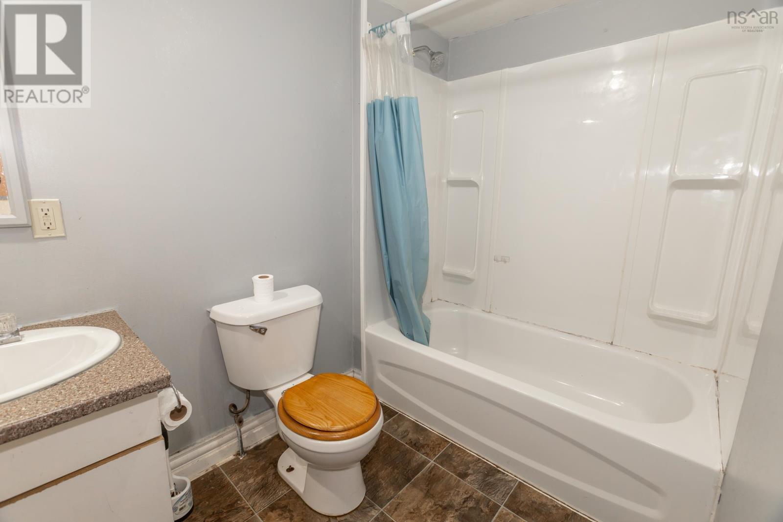 7972 Highway 101 Property Photo 16