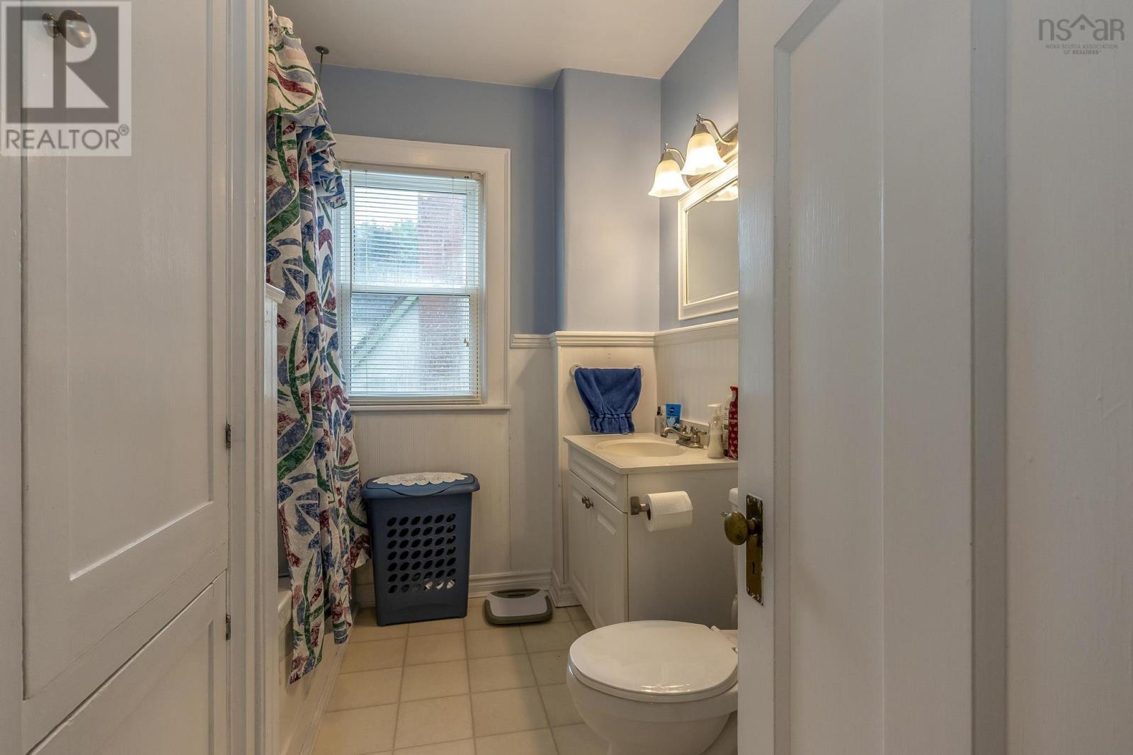 92 Willow Street Property Photo 23